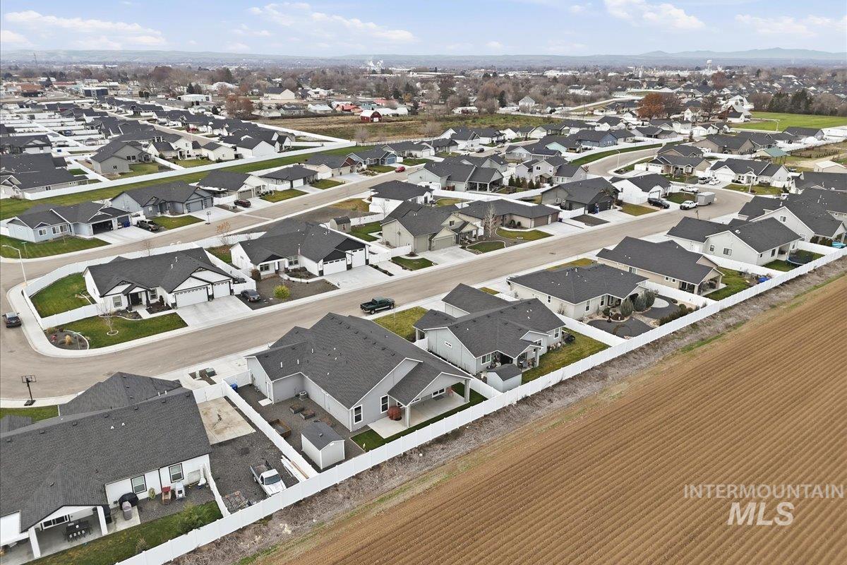 444 Blacksmith Ave, Fruitland, Idaho 83619, 3 Bedrooms, 2 Bathrooms, Residential For Sale, Price $480,000,MLS 98968867