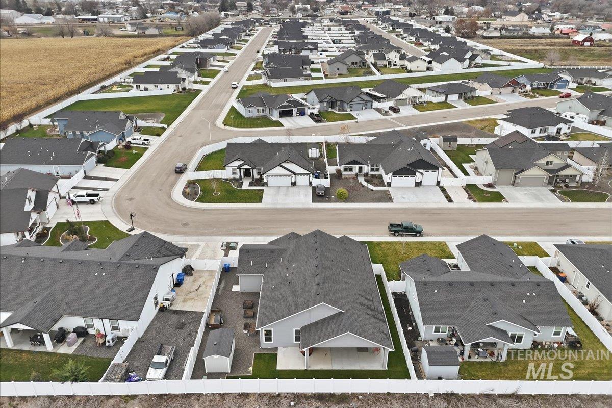 444 Blacksmith Ave, Fruitland, Idaho 83619, 3 Bedrooms, 2 Bathrooms, Residential For Sale, Price $480,000,MLS 98968867