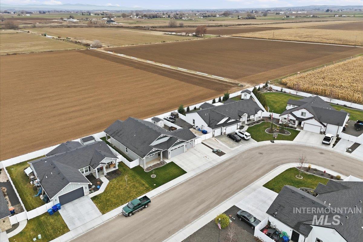 444 Blacksmith Ave, Fruitland, Idaho 83619, 3 Bedrooms, 2 Bathrooms, Residential For Sale, Price $480,000,MLS 98968867