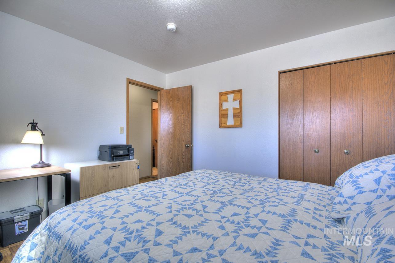 585 S Park, Ontario, Idaho 97914, 3 Bedrooms, 2 Bathrooms, Residential For Sale, Price $349,900,MLS 98968868