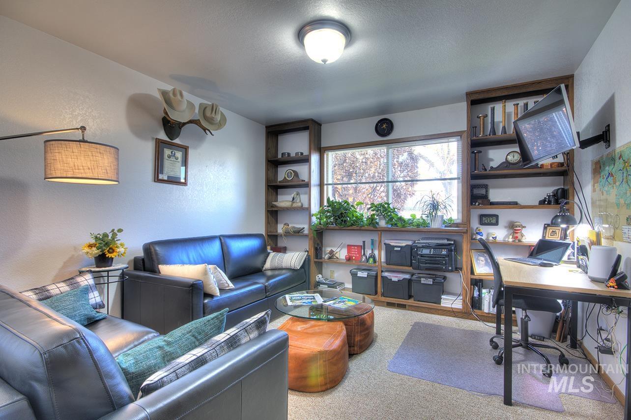 585 S Park, Ontario, Idaho 97914, 3 Bedrooms, 2 Bathrooms, Residential For Sale, Price $349,900,MLS 98968868