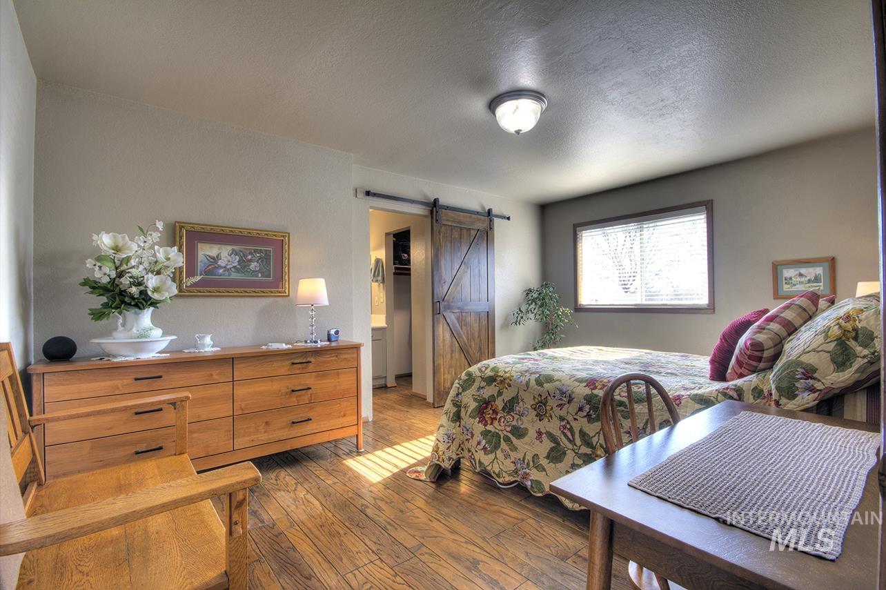 585 S Park Boulevard, Ontario, Idaho 97914, 3 Bedrooms, 2 Bathrooms, Residential For Sale, Price $359,000,MLS 98968868