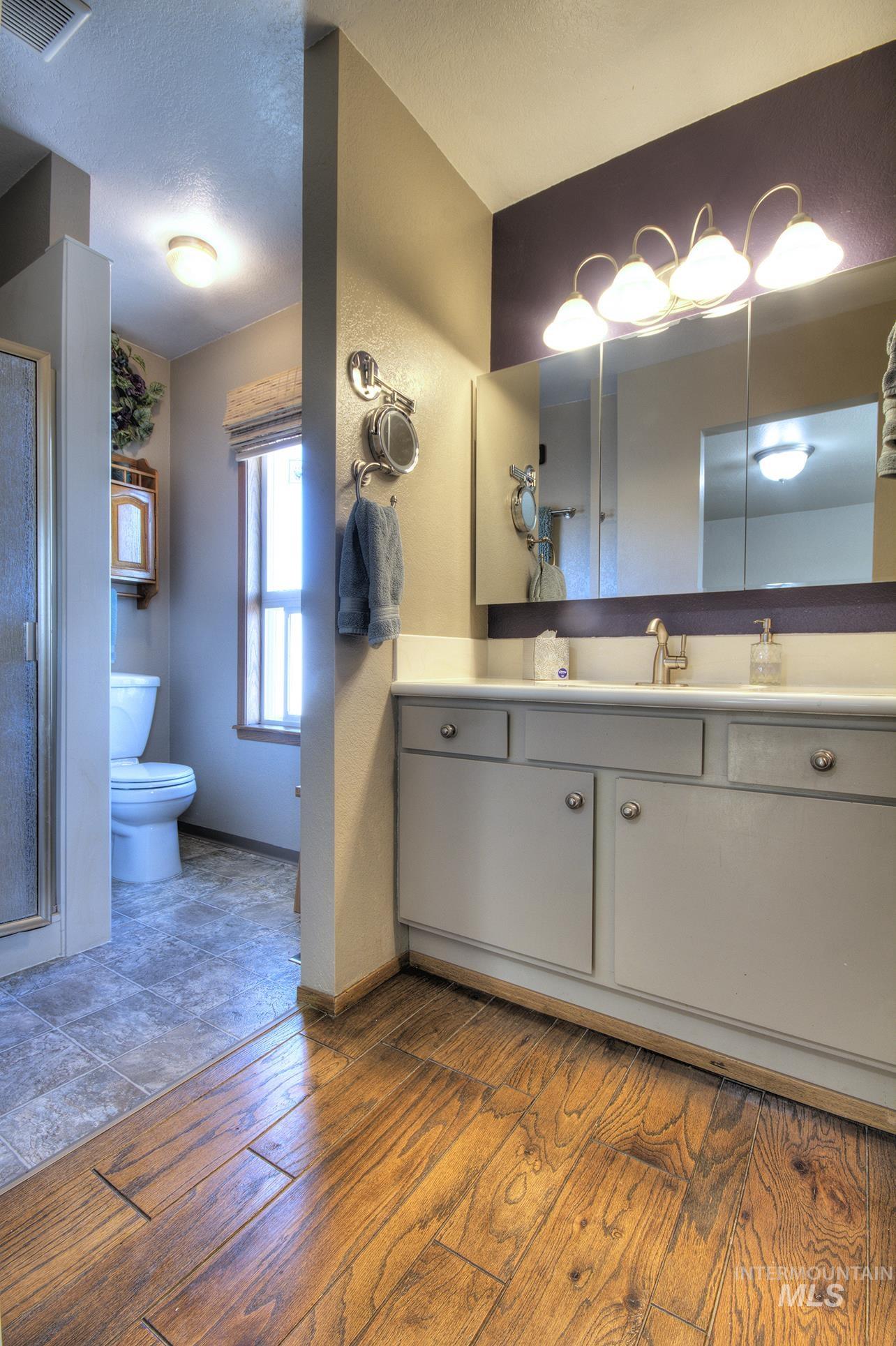 585 S Park Boulevard, Ontario, Idaho 97914, 3 Bedrooms, 2 Bathrooms, Residential For Sale, Price $359,000,MLS 98968868