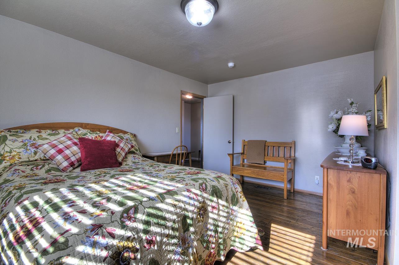 585 S Park, Ontario, Idaho 97914, 3 Bedrooms, 2 Bathrooms, Residential For Sale, Price $349,900,MLS 98968868