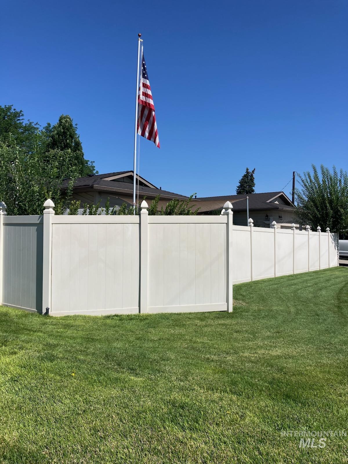 585 S Park Boulevard, Ontario, Idaho 97914, 3 Bedrooms, 2 Bathrooms, Residential For Sale, Price $359,000,MLS 98968868