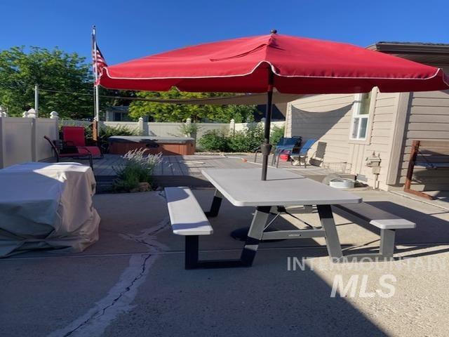 585 S Park, Ontario, Idaho 97914, 3 Bedrooms, 2 Bathrooms, Residential For Sale, Price $349,900,MLS 98968868