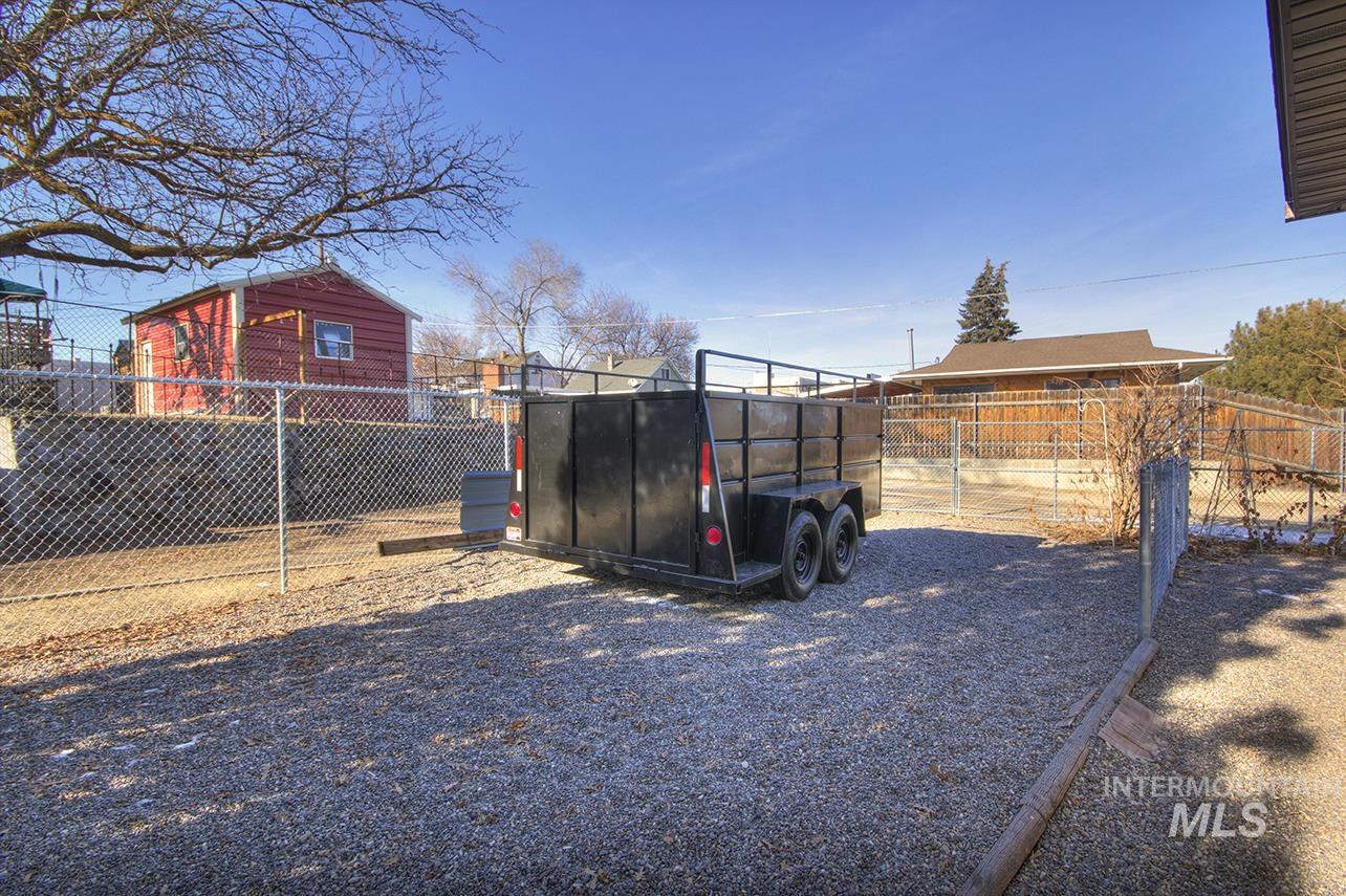 585 S Park Boulevard, Ontario, Idaho 97914, 3 Bedrooms, 2 Bathrooms, Residential For Sale, Price $359,000,MLS 98968868