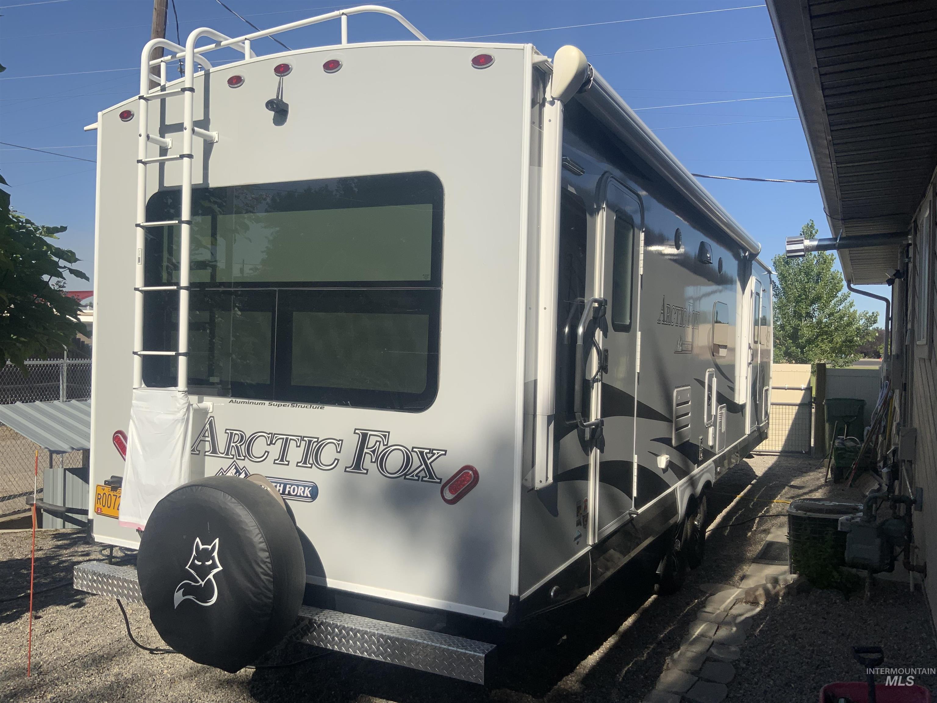 585 S Park Boulevard, Ontario, Idaho 97914, 3 Bedrooms, 2 Bathrooms, Residential For Sale, Price $359,000,MLS 98968868