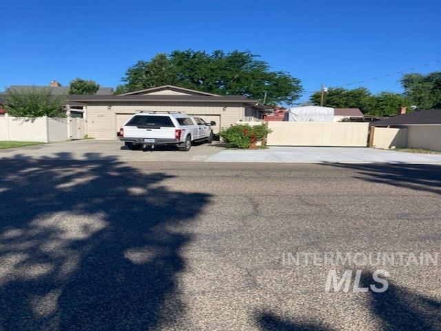 585 S Park Boulevard, Ontario, Idaho 97914, 3 Bedrooms, 2 Bathrooms, Residential For Sale, Price $359,000,MLS 98968868