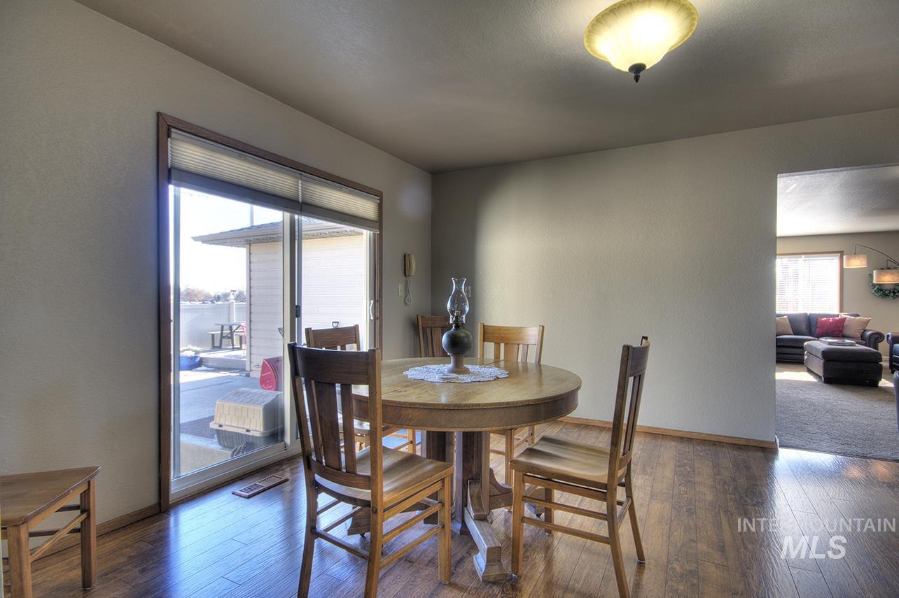 585 S Park, Ontario, Idaho 97914, 3 Bedrooms, 2 Bathrooms, Residential For Sale, Price $349,900,MLS 98968868