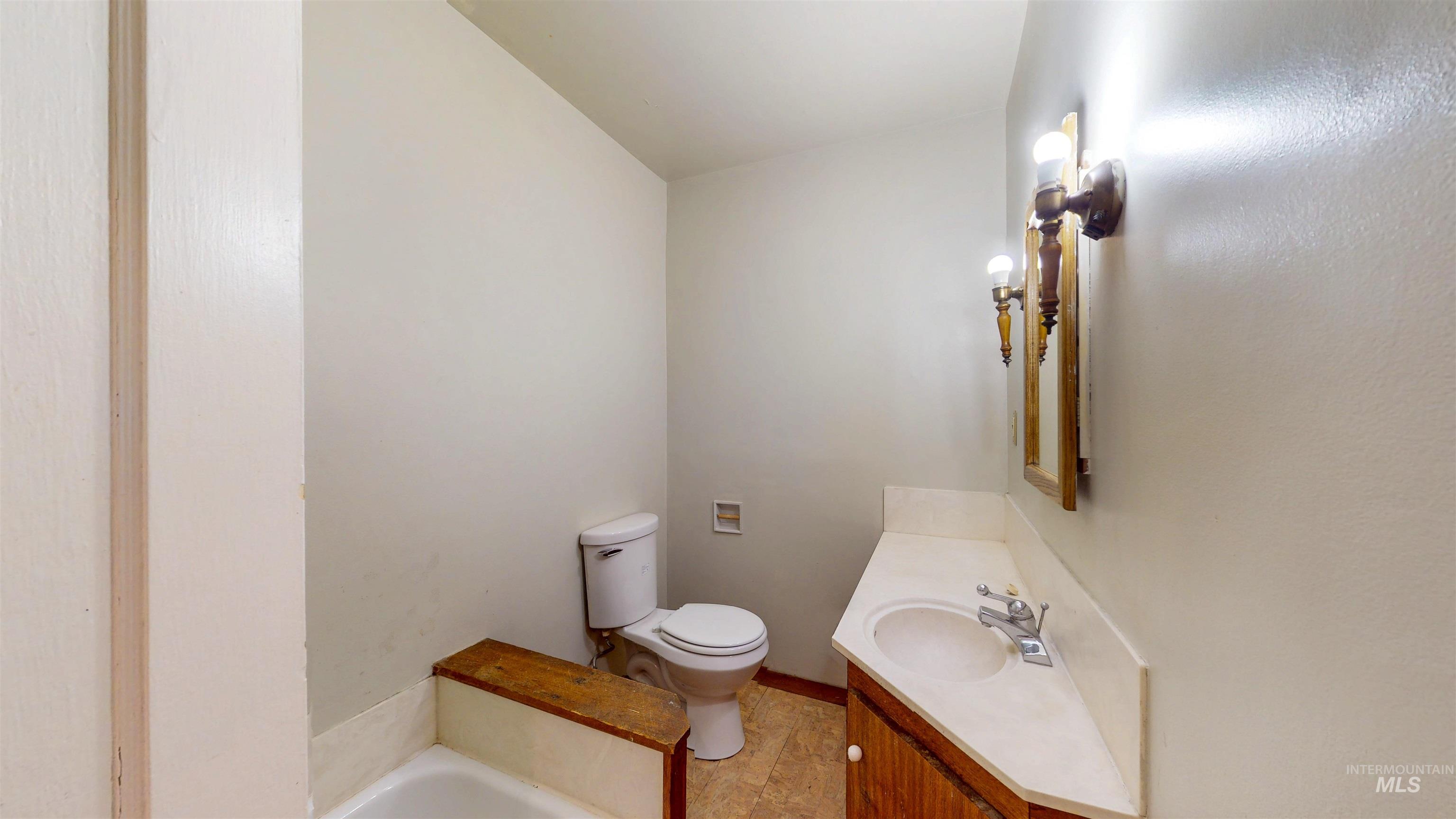 259 Pierce Street, Twin Falls, Idaho 83301, 3 Bedrooms, 2 Bathrooms, Residential For Sale, Price $300,000,MLS 98968877