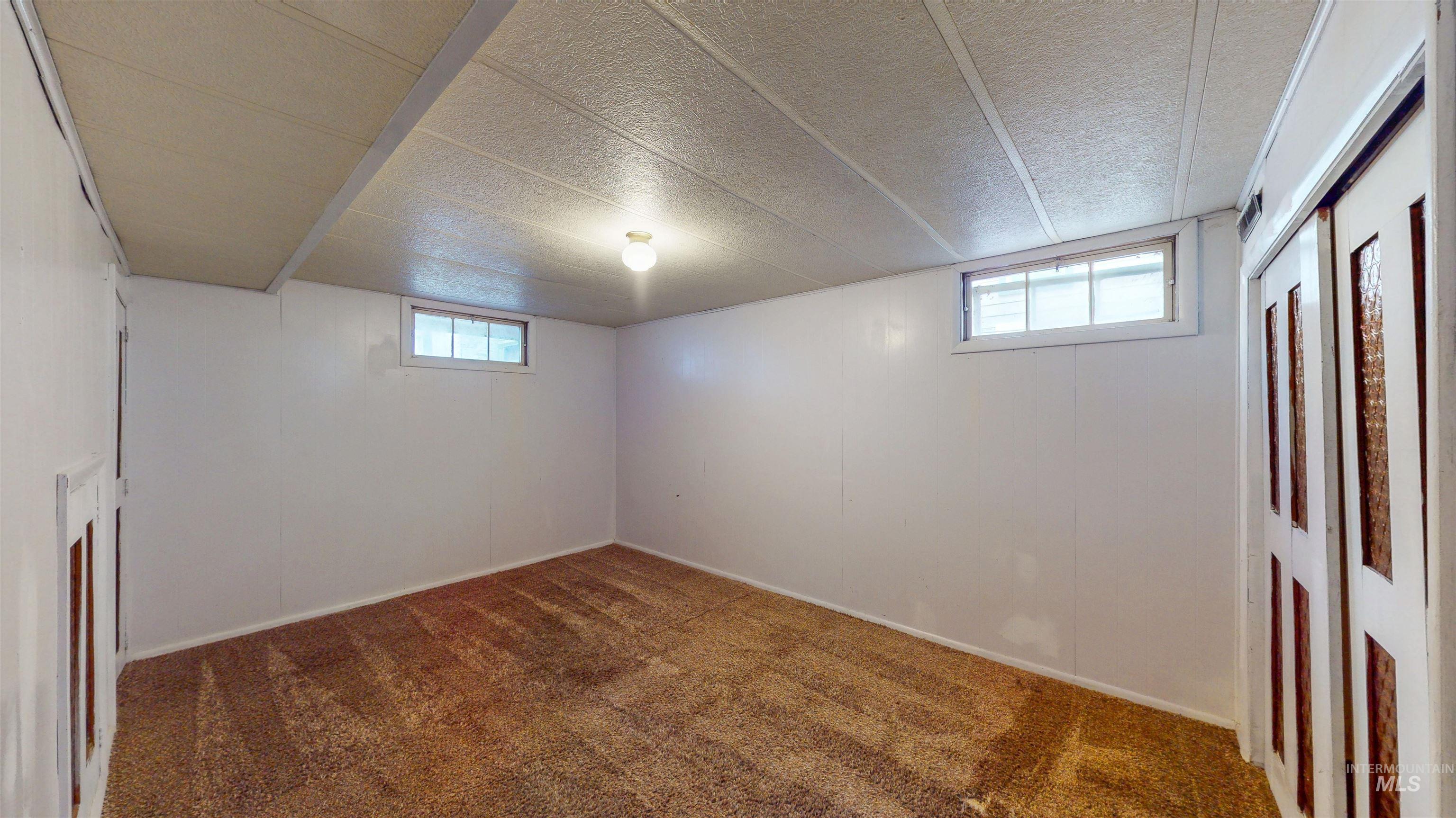 259 Pierce Street, Twin Falls, Idaho 83301, 3 Bedrooms, 2 Bathrooms, Residential For Sale, Price $300,000,MLS 98968877