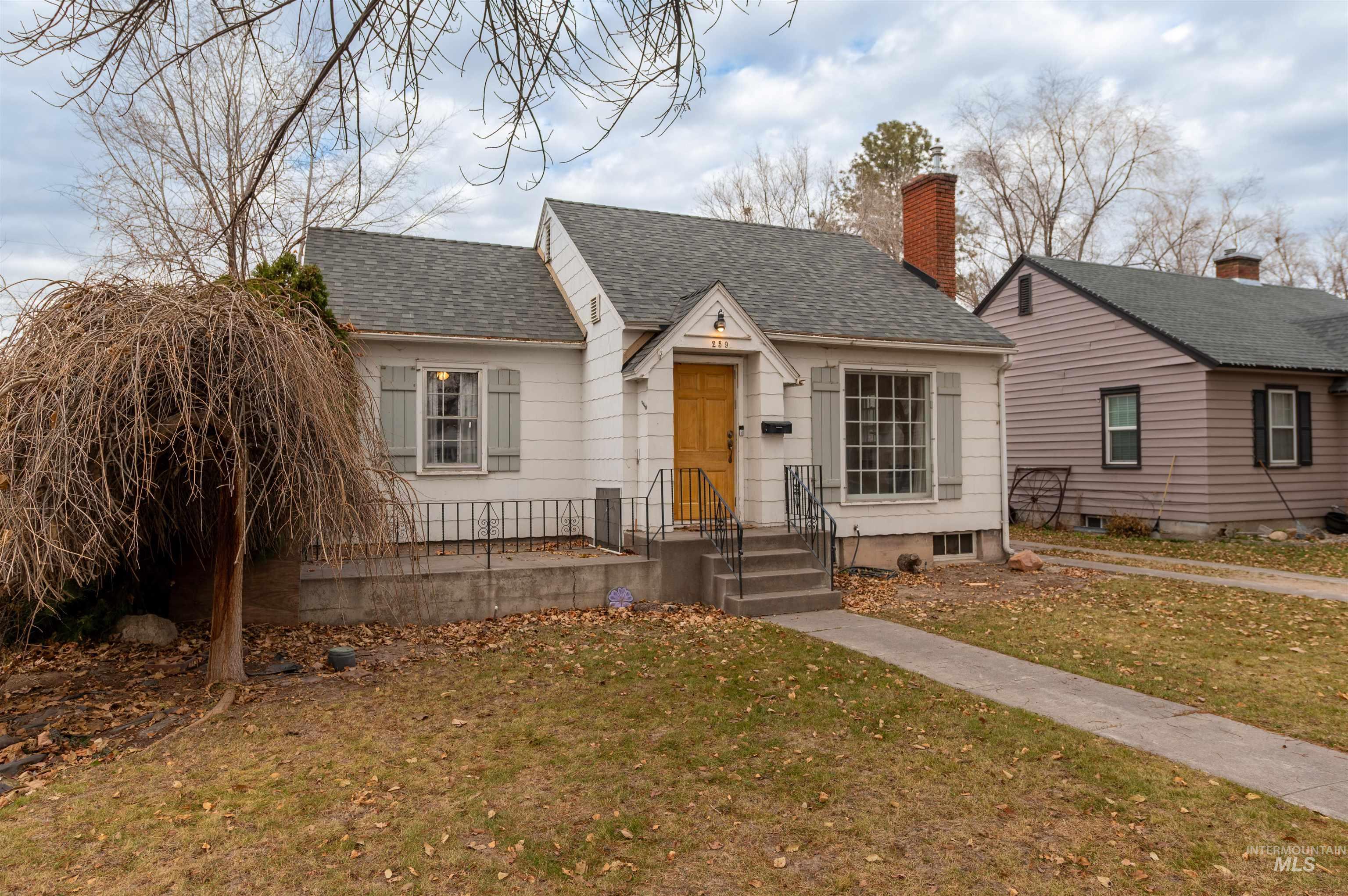 259 Pierce Street, Twin Falls, Idaho 83301, 3 Bedrooms, 2 Bathrooms, Residential For Sale, Price $300,000,MLS 98968877