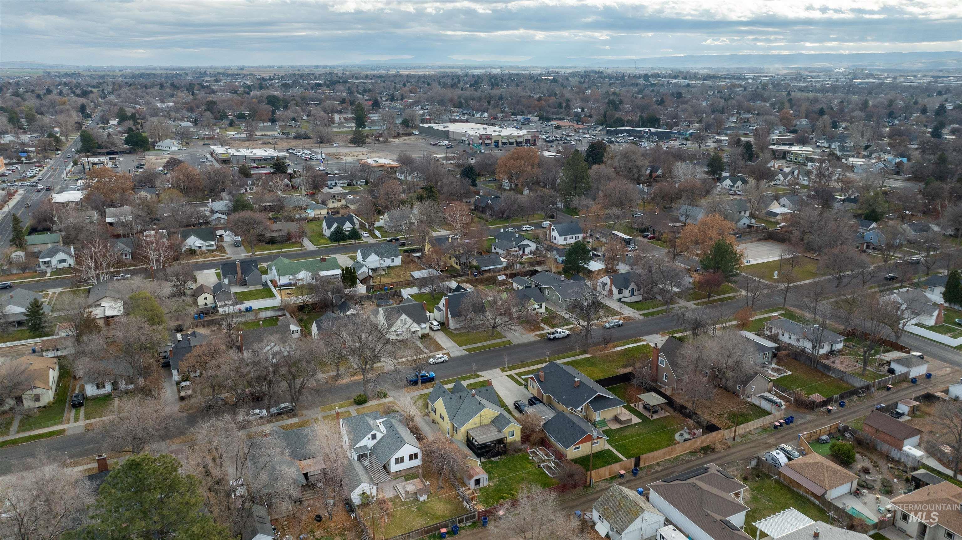 259 Pierce Street, Twin Falls, Idaho 83301, 3 Bedrooms, 2 Bathrooms, Residential For Sale, Price $300,000,MLS 98968877