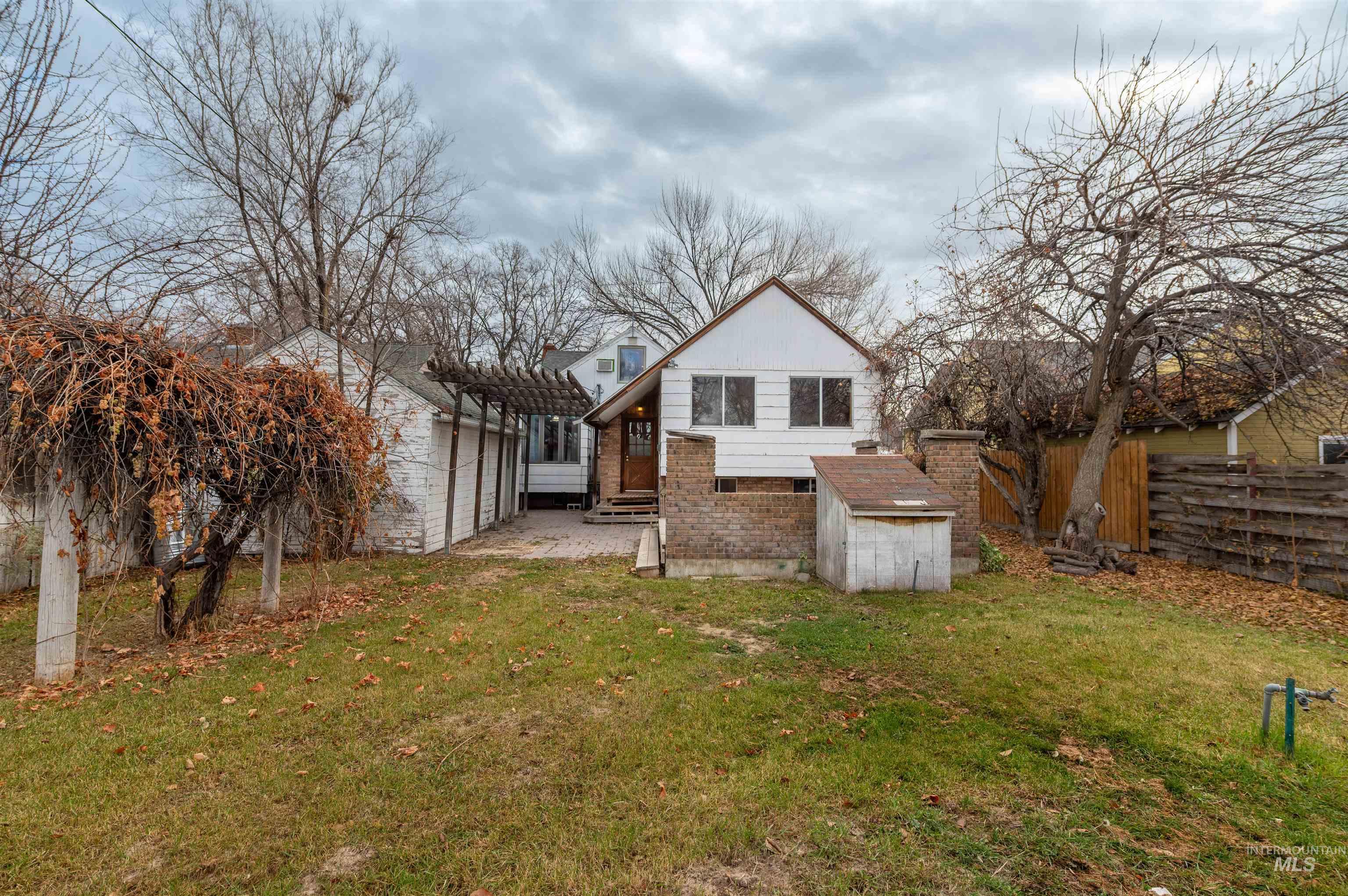 259 Pierce Street, Twin Falls, Idaho 83301, 3 Bedrooms, 2 Bathrooms, Residential For Sale, Price $300,000,MLS 98968877