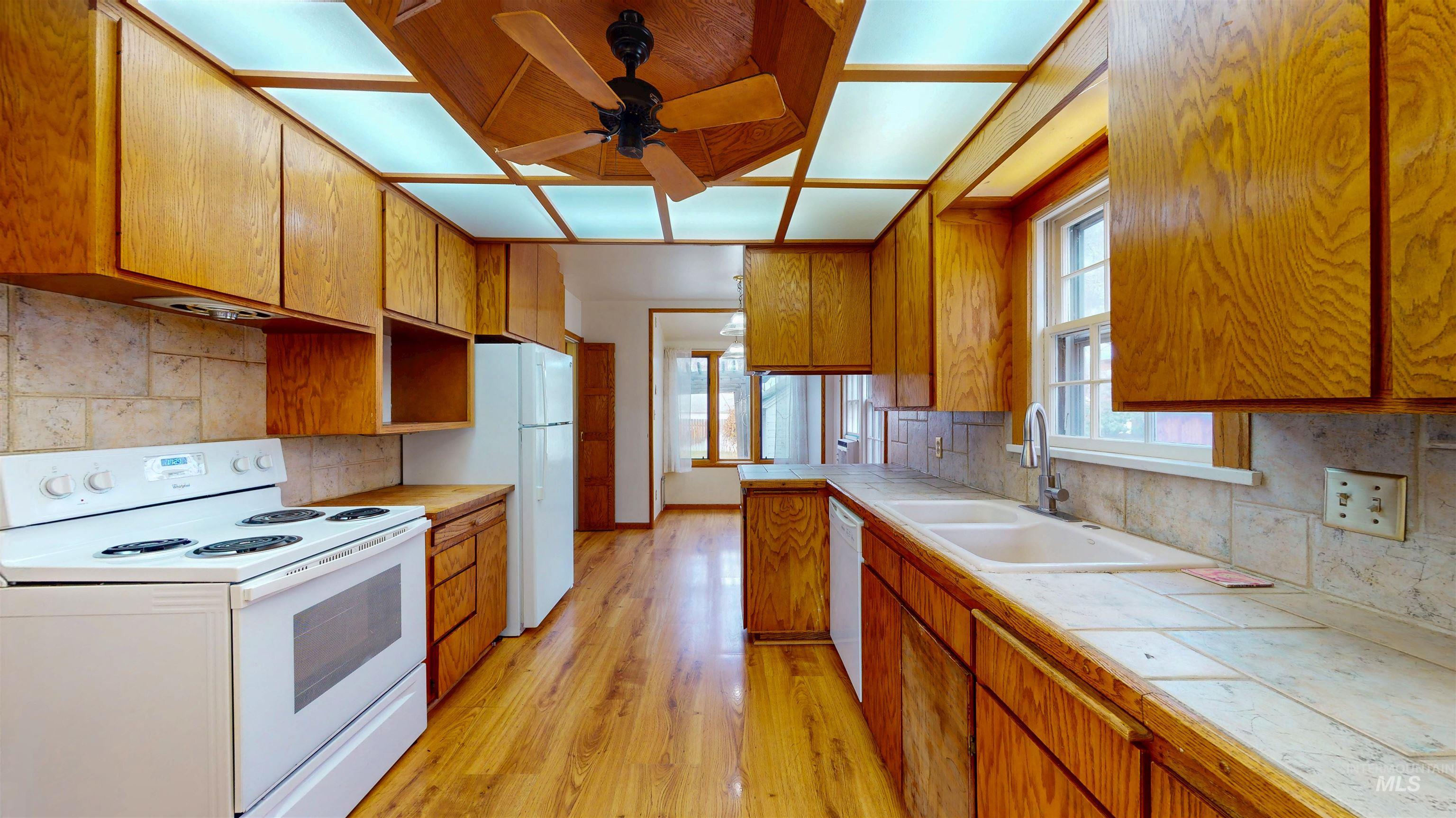 259 Pierce Street, Twin Falls, Idaho 83301, 3 Bedrooms, 2 Bathrooms, Residential For Sale, Price $300,000,MLS 98968877