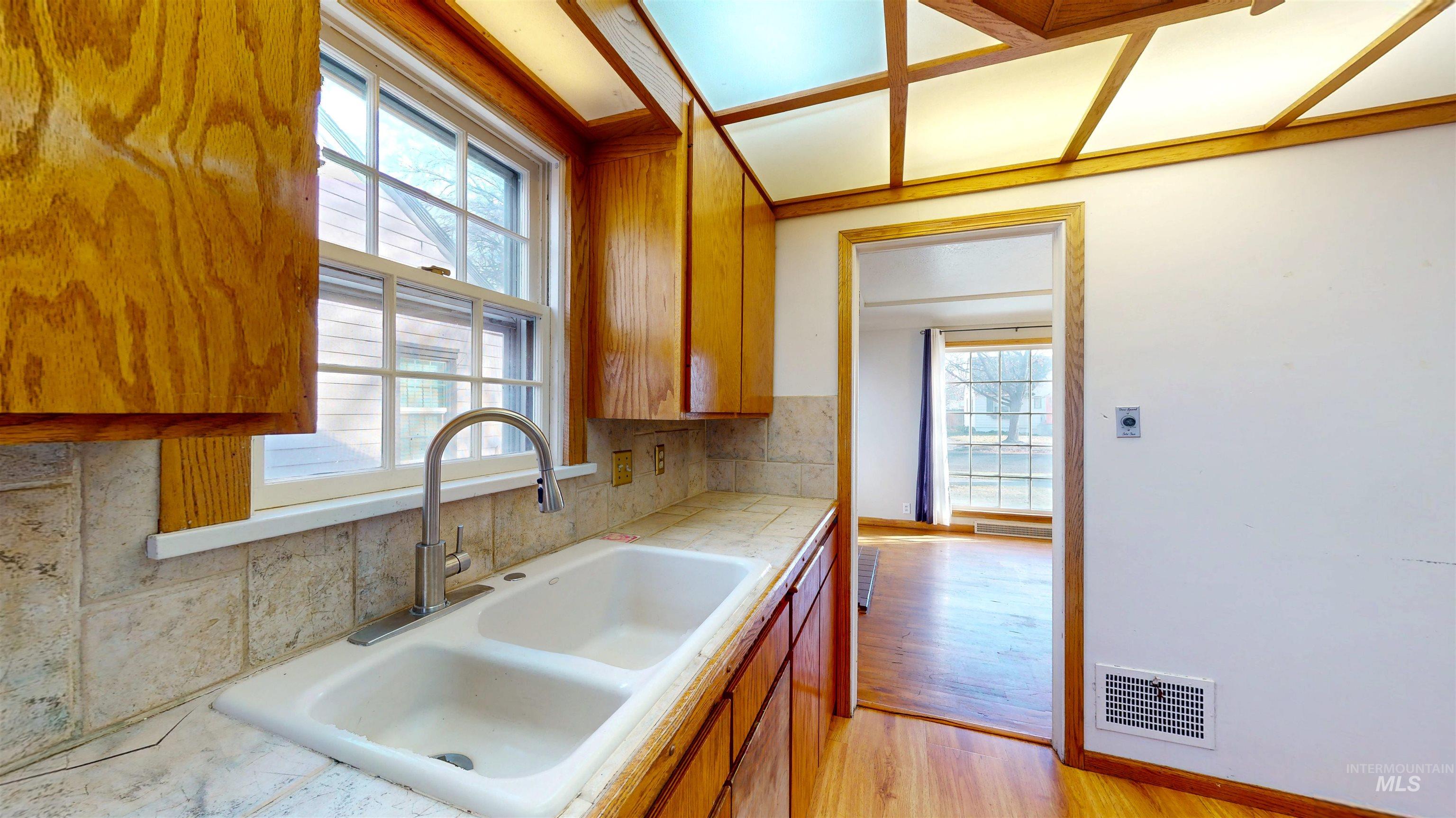 259 Pierce Street, Twin Falls, Idaho 83301, 3 Bedrooms, 2 Bathrooms, Residential For Sale, Price $300,000,MLS 98968877