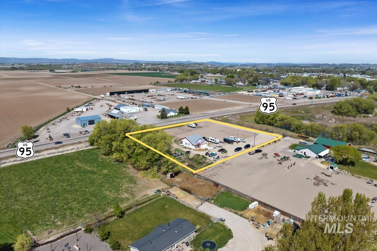 3520 US Hwy 95, Homedale, Idaho 83628, 3 Bedrooms, 2 Bathrooms, Residential For Sale, Price $679,000,MLS 98968888