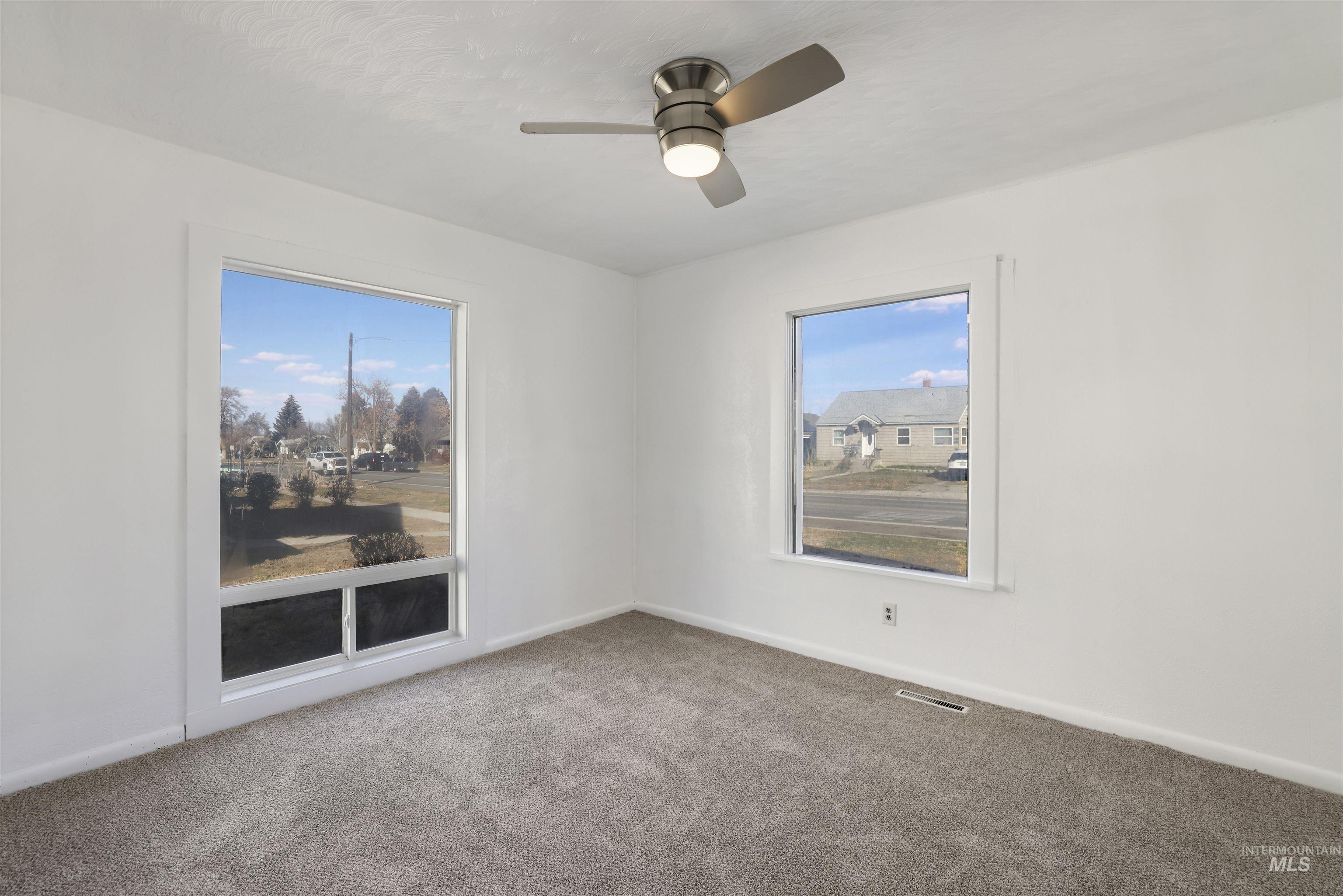 401 Broadway Ave N, Buhl, Idaho 83301, 2 Bedrooms, 1 Bathroom, Residential For Sale, Price $225,000,MLS 98968889