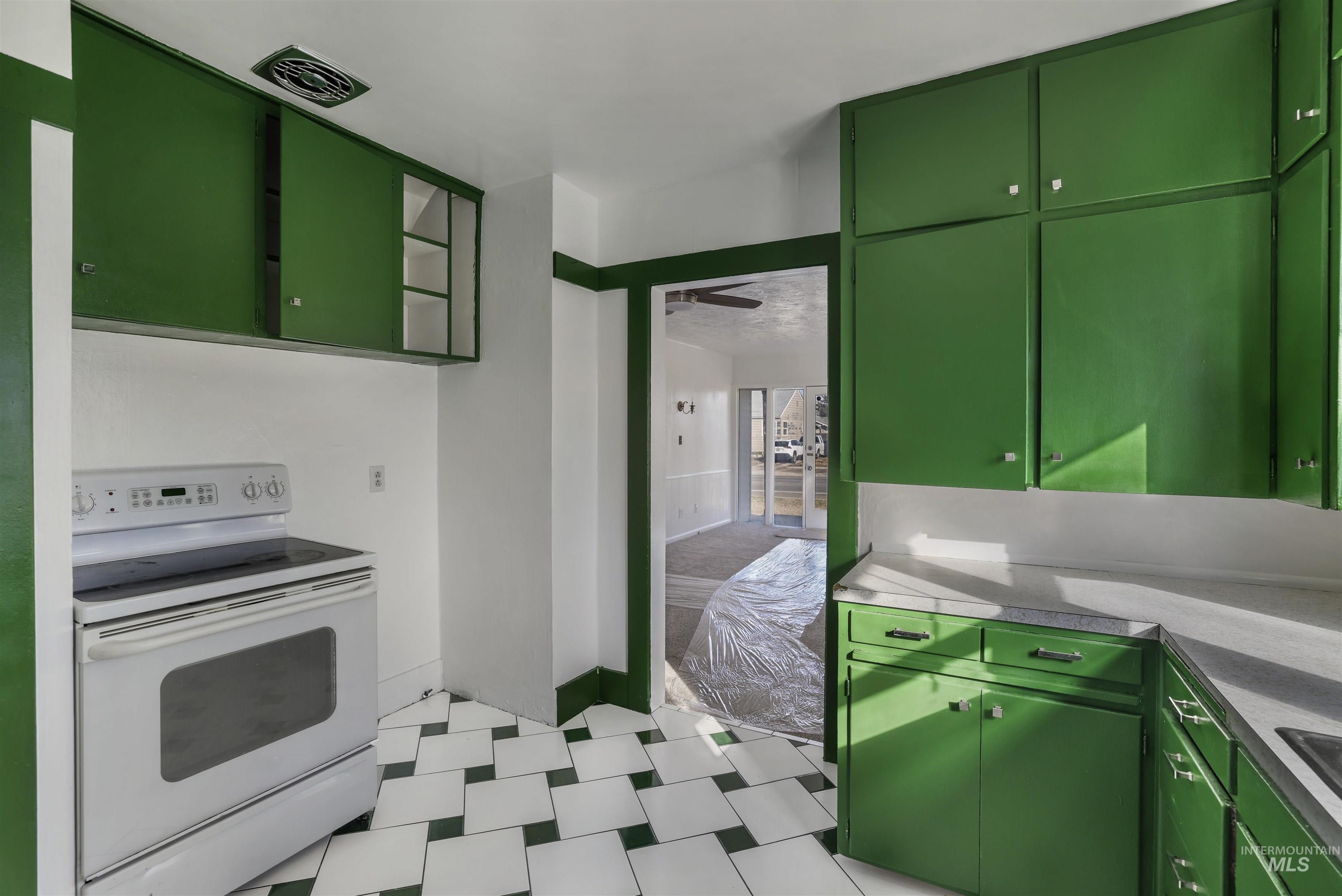 401 Broadway Ave N, Buhl, Idaho 83301, 2 Bedrooms, 1 Bathroom, Residential For Sale, Price $225,000,MLS 98968889