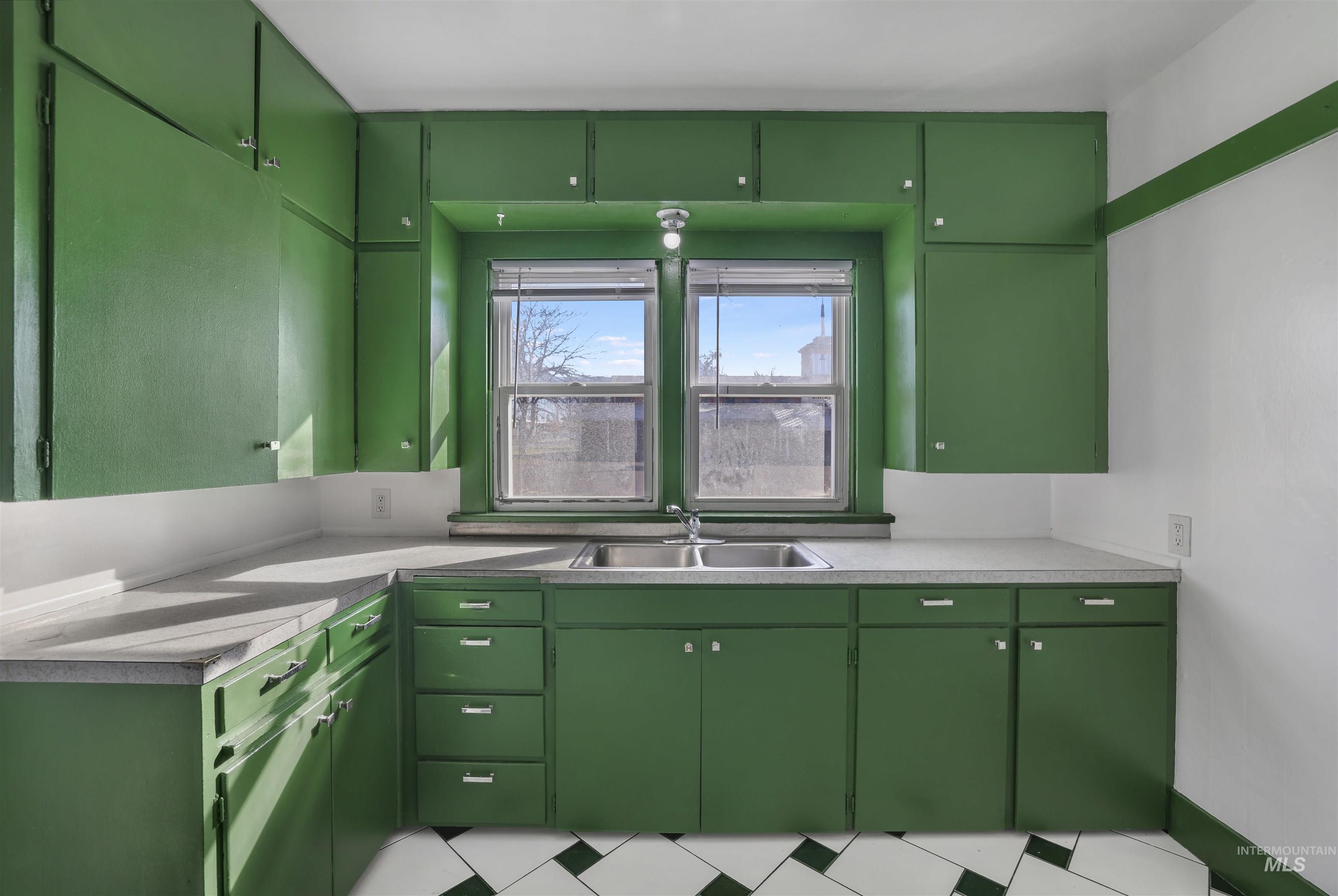 401 Broadway Ave N, Buhl, Idaho 83301, 2 Bedrooms, 1 Bathroom, Residential For Sale, Price $225,000,MLS 98968889