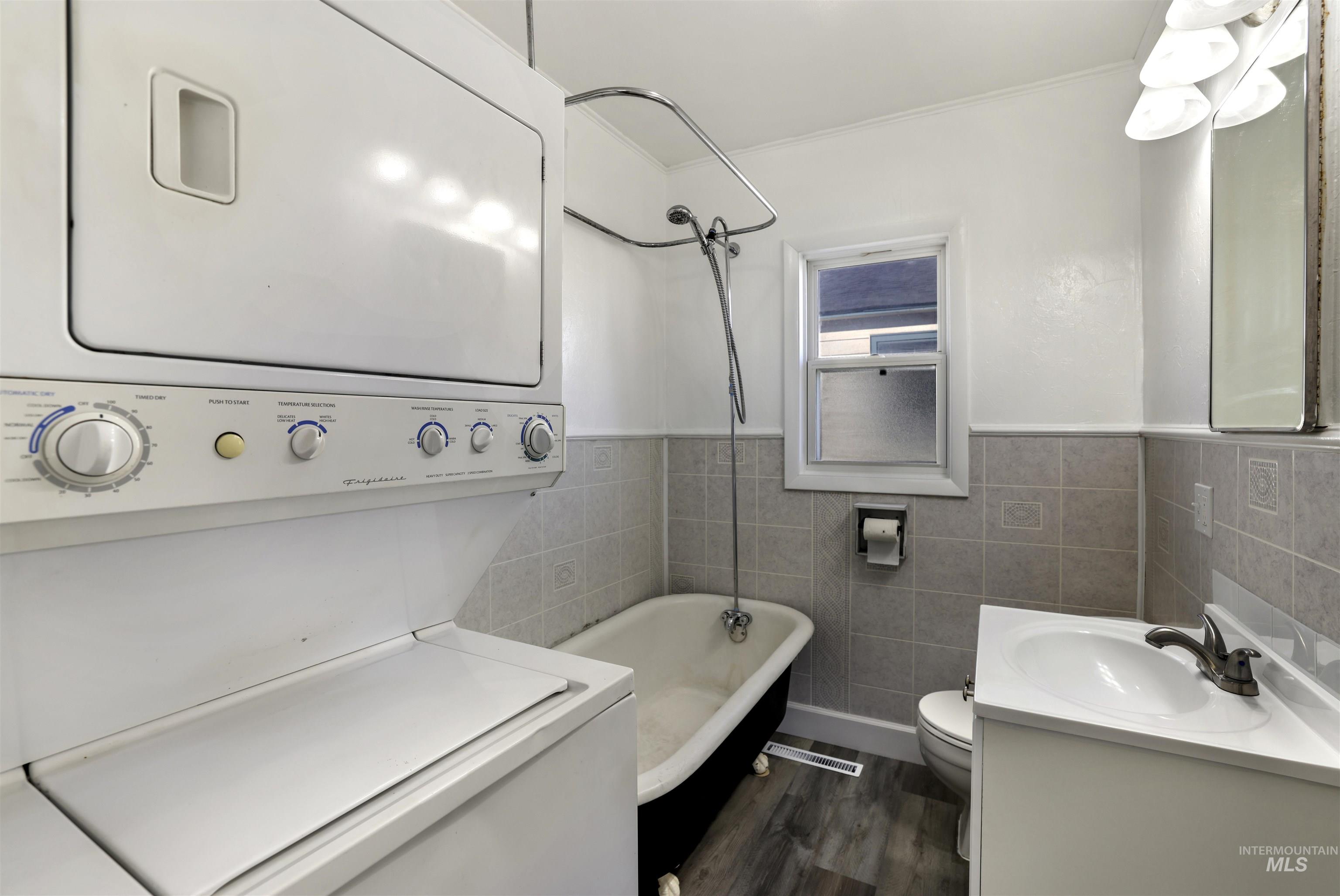 401 Broadway Ave N, Buhl, Idaho 83301, 2 Bedrooms, 1 Bathroom, Residential For Sale, Price $225,000,MLS 98968889