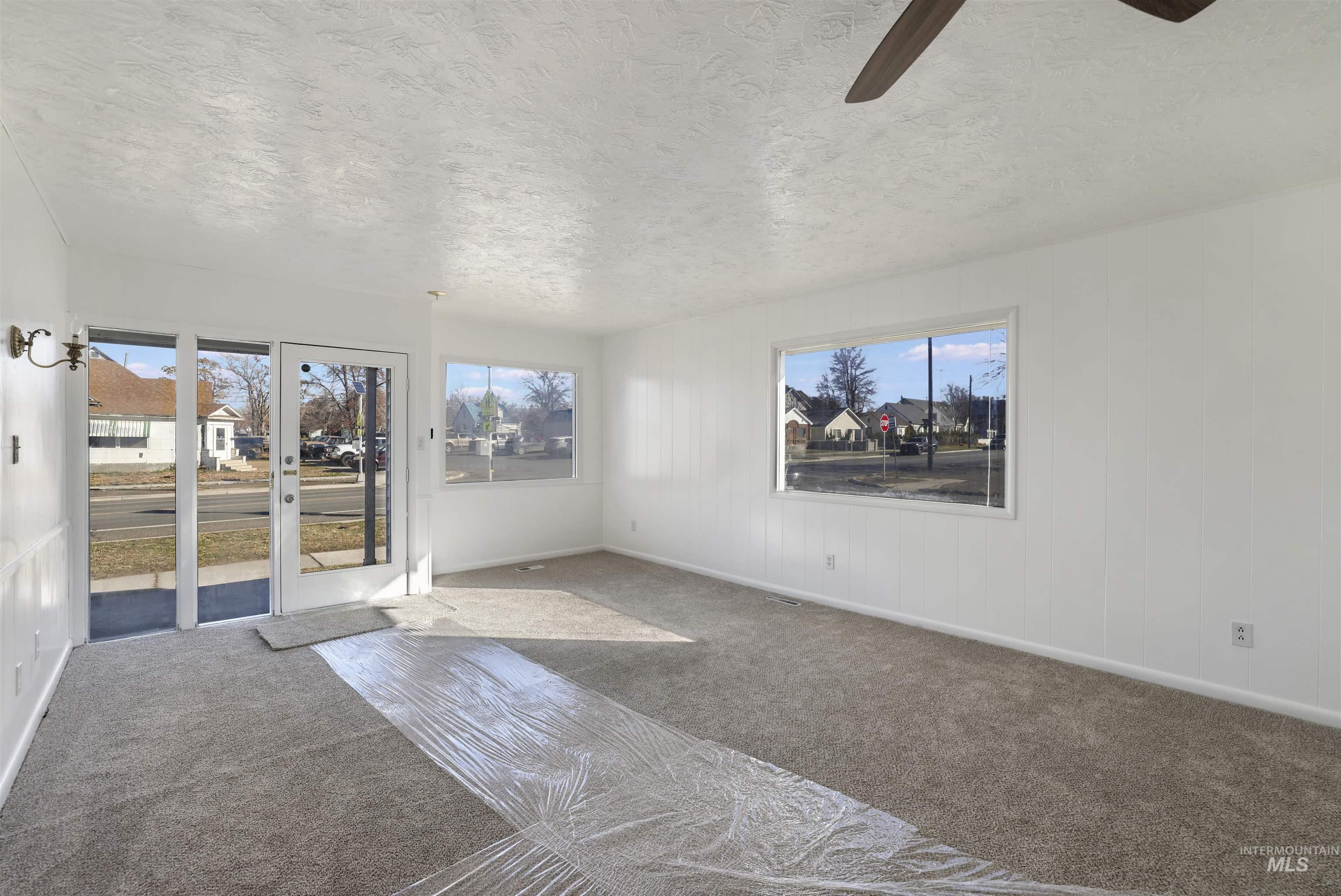 401 Broadway Ave N, Buhl, Idaho 83301, 2 Bedrooms, 1 Bathroom, Residential For Sale, Price $225,000,MLS 98968889