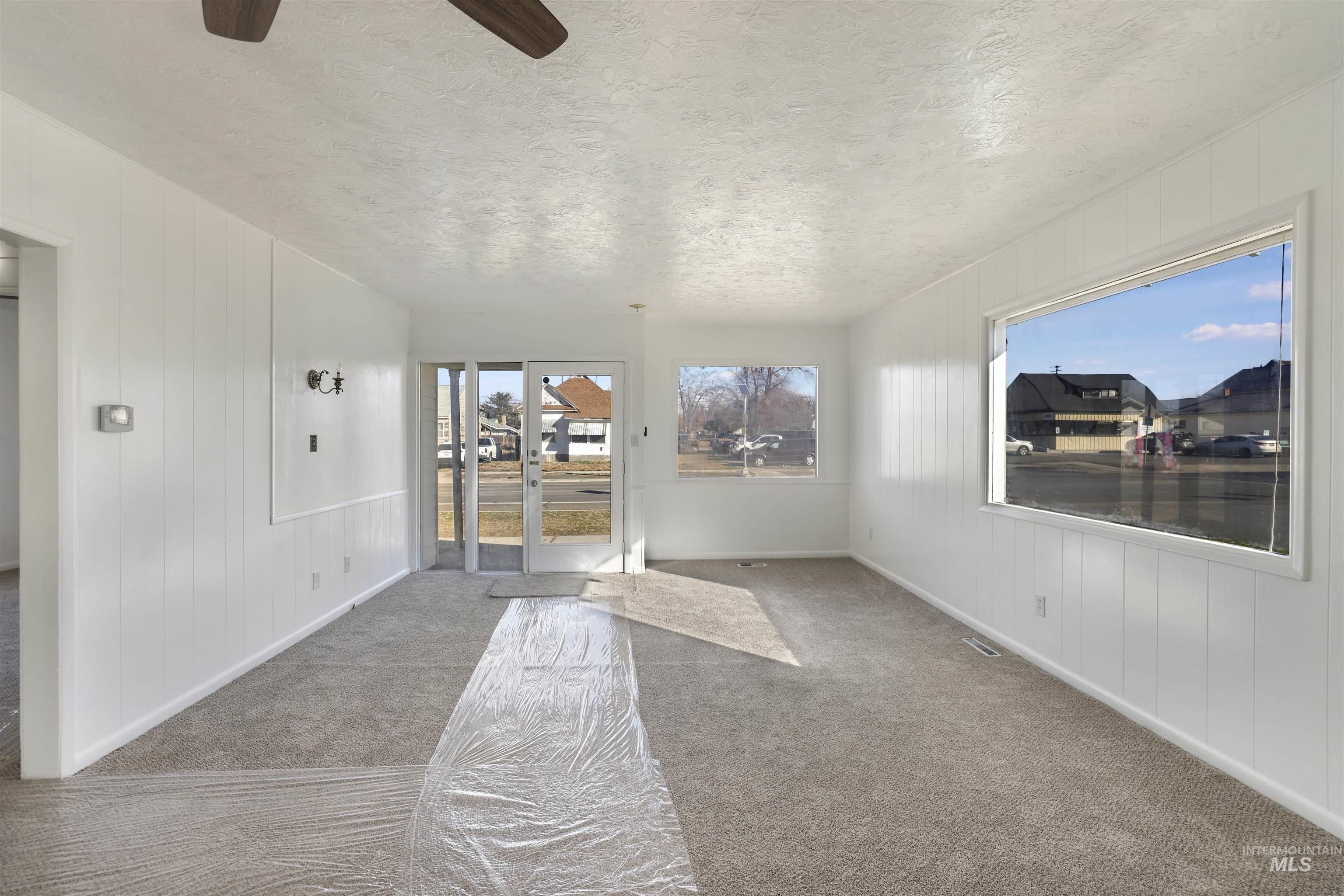 401 Broadway Ave N, Buhl, Idaho 83301, 2 Bedrooms, 1 Bathroom, Residential For Sale, Price $225,000,MLS 98968889