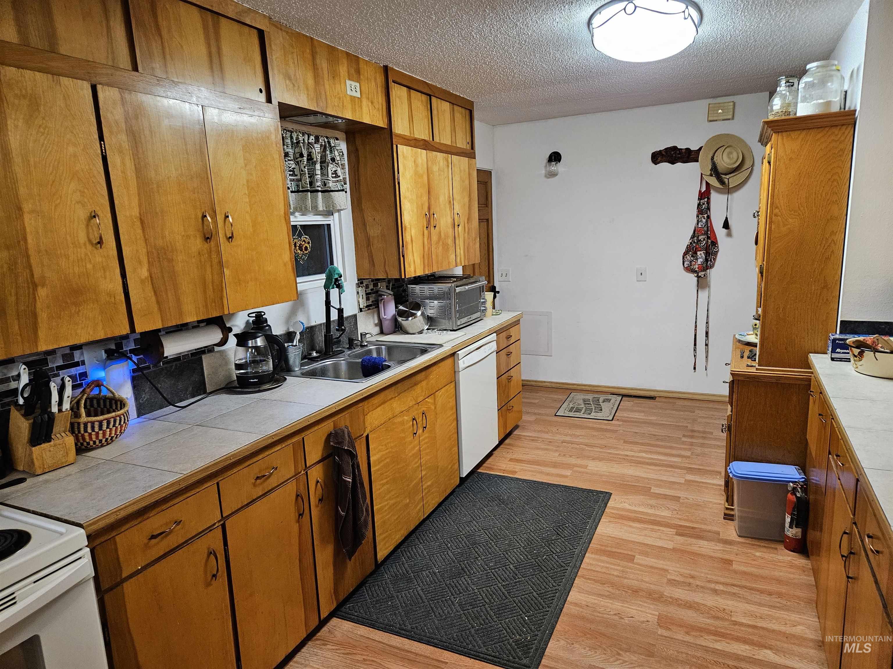 804 Pine Drive Heights, Orofino, Idaho 83544, 4 Bedrooms, 2 Bathrooms, Residential For Sale, Price $335,000, 98968892