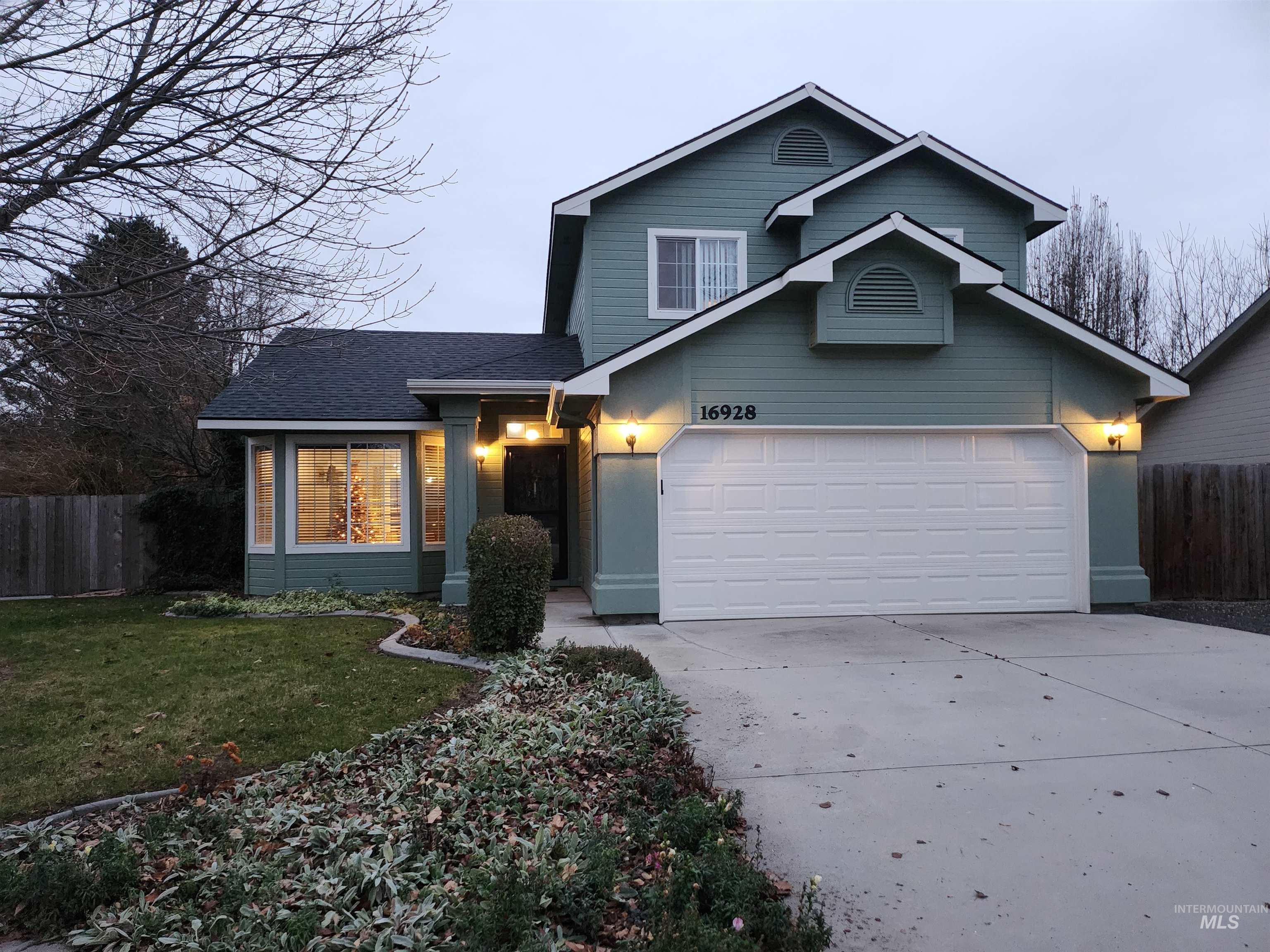 16928 N Chelford Loop, Nampa, Idaho 83687, 3 Bedrooms, 2.5 Bathrooms, Residential For Sale, Price $365,000,MLS 98968894