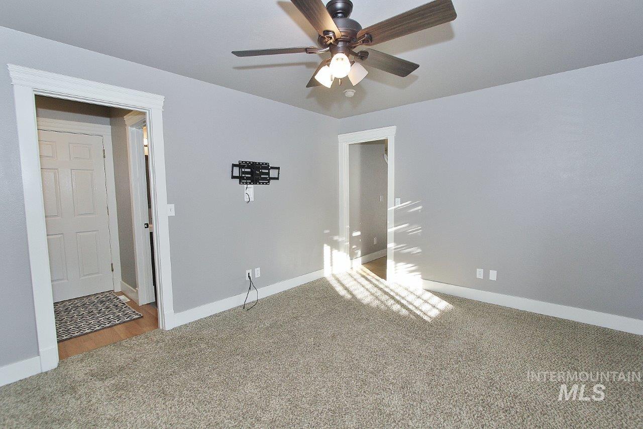 16928 N Chelford Loop, Nampa, Idaho 83687, 3 Bedrooms, 2.5 Bathrooms, Residential For Sale, Price $365,000,MLS 98968894