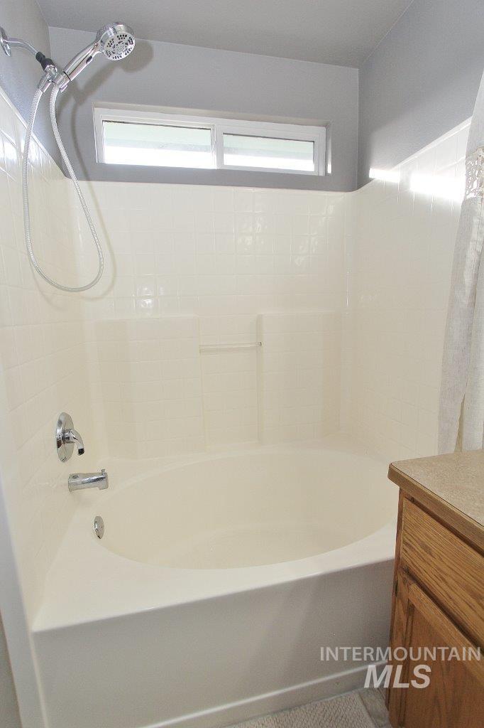 16928 N Chelford Loop, Nampa, Idaho 83687, 3 Bedrooms, 2.5 Bathrooms, Residential For Sale, Price $365,000,MLS 98968894