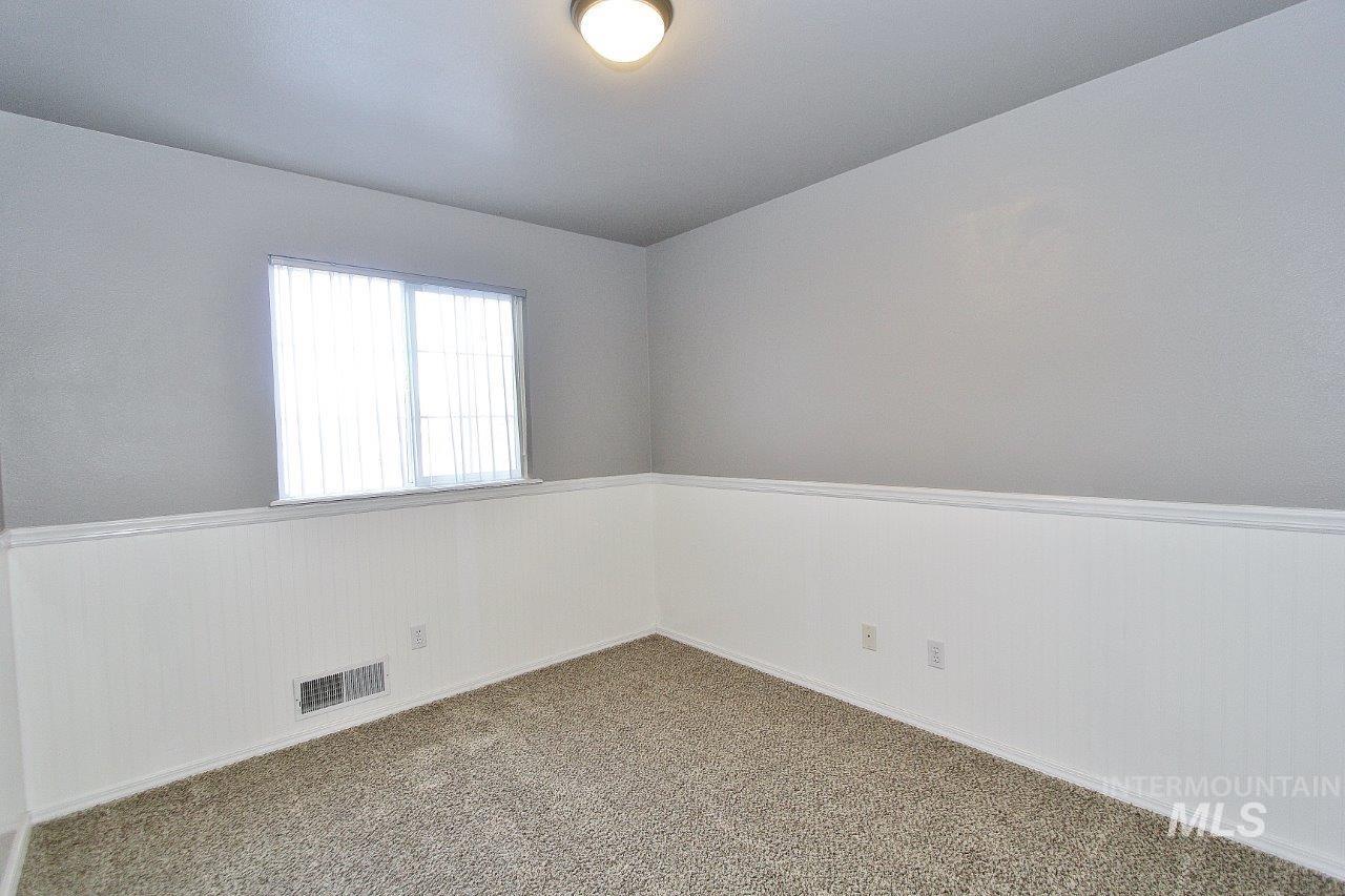 16928 N Chelford Loop, Nampa, Idaho 83687, 3 Bedrooms, 2.5 Bathrooms, Residential For Sale, Price $365,000,MLS 98968894