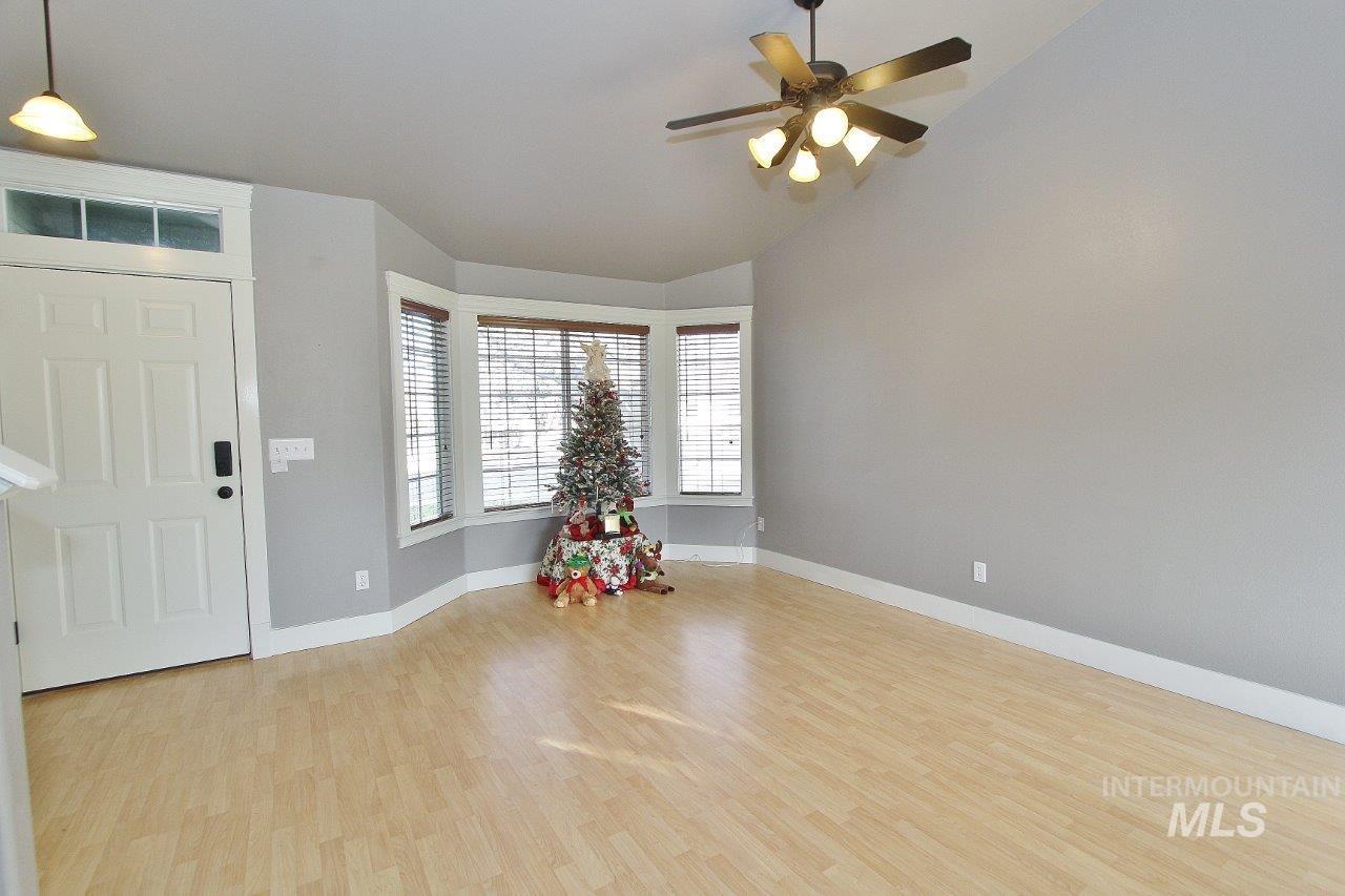 16928 N Chelford Loop, Nampa, Idaho 83687, 3 Bedrooms, 2.5 Bathrooms, Residential For Sale, Price $365,000,MLS 98968894