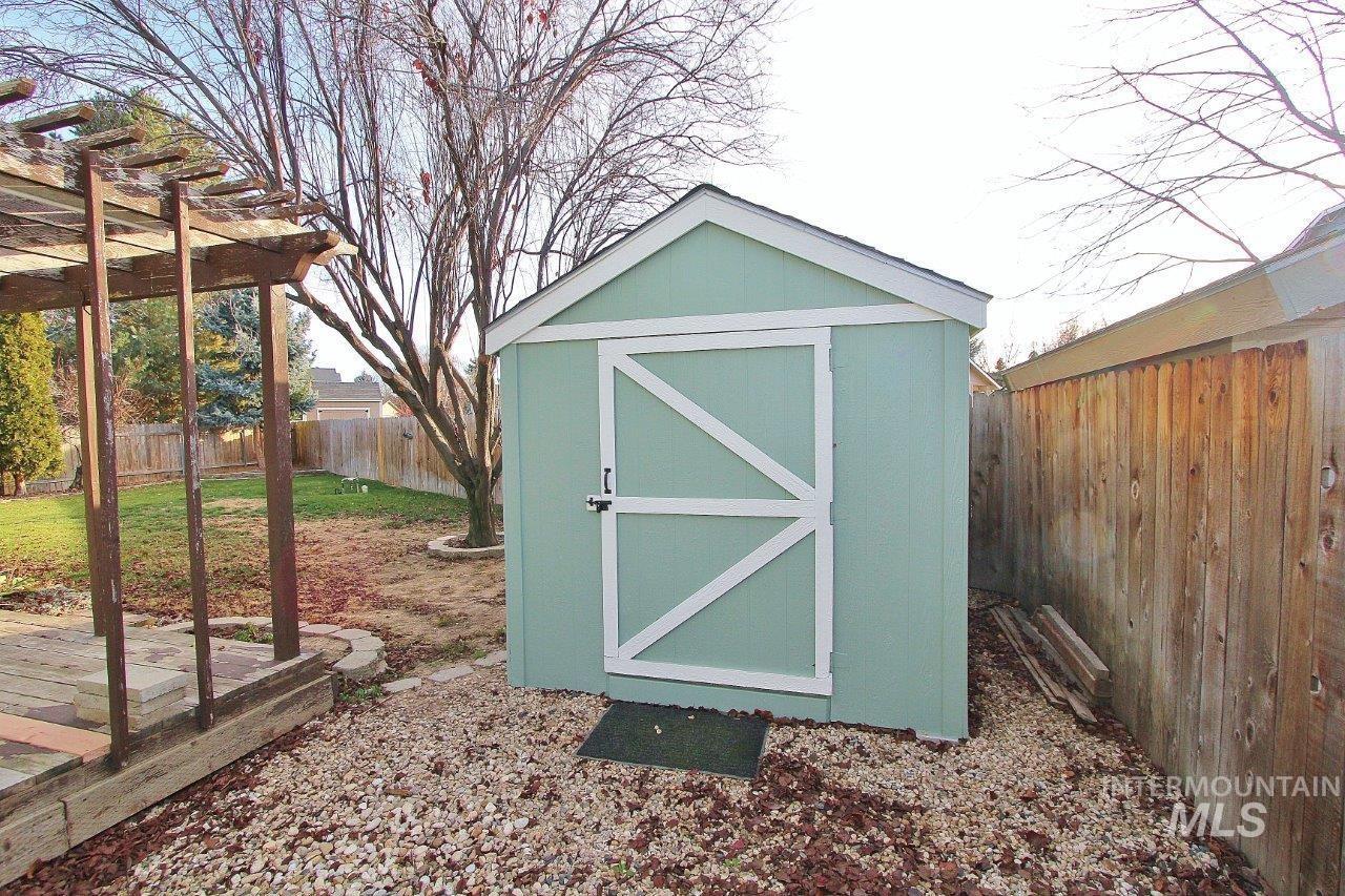 16928 N Chelford Loop, Nampa, Idaho 83687, 3 Bedrooms, 2.5 Bathrooms, Residential For Sale, Price $365,000,MLS 98968894