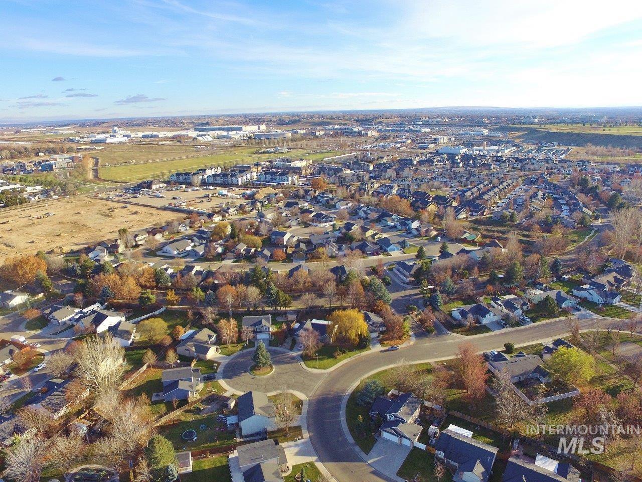 16928 N Chelford Loop, Nampa, Idaho 83687, 3 Bedrooms, 2.5 Bathrooms, Residential For Sale, Price $365,000,MLS 98968894