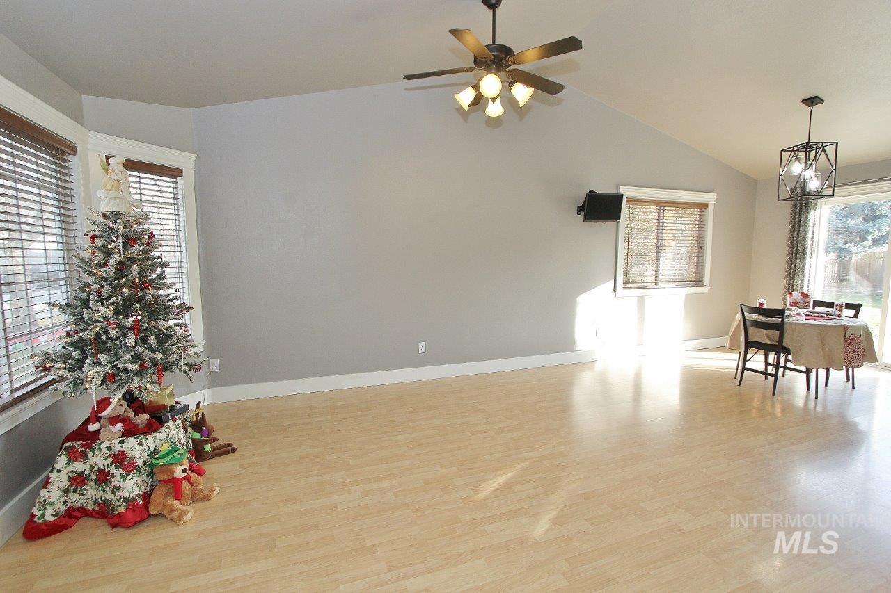 16928 N Chelford Loop, Nampa, Idaho 83687, 3 Bedrooms, 2.5 Bathrooms, Residential For Sale, Price $365,000,MLS 98968894