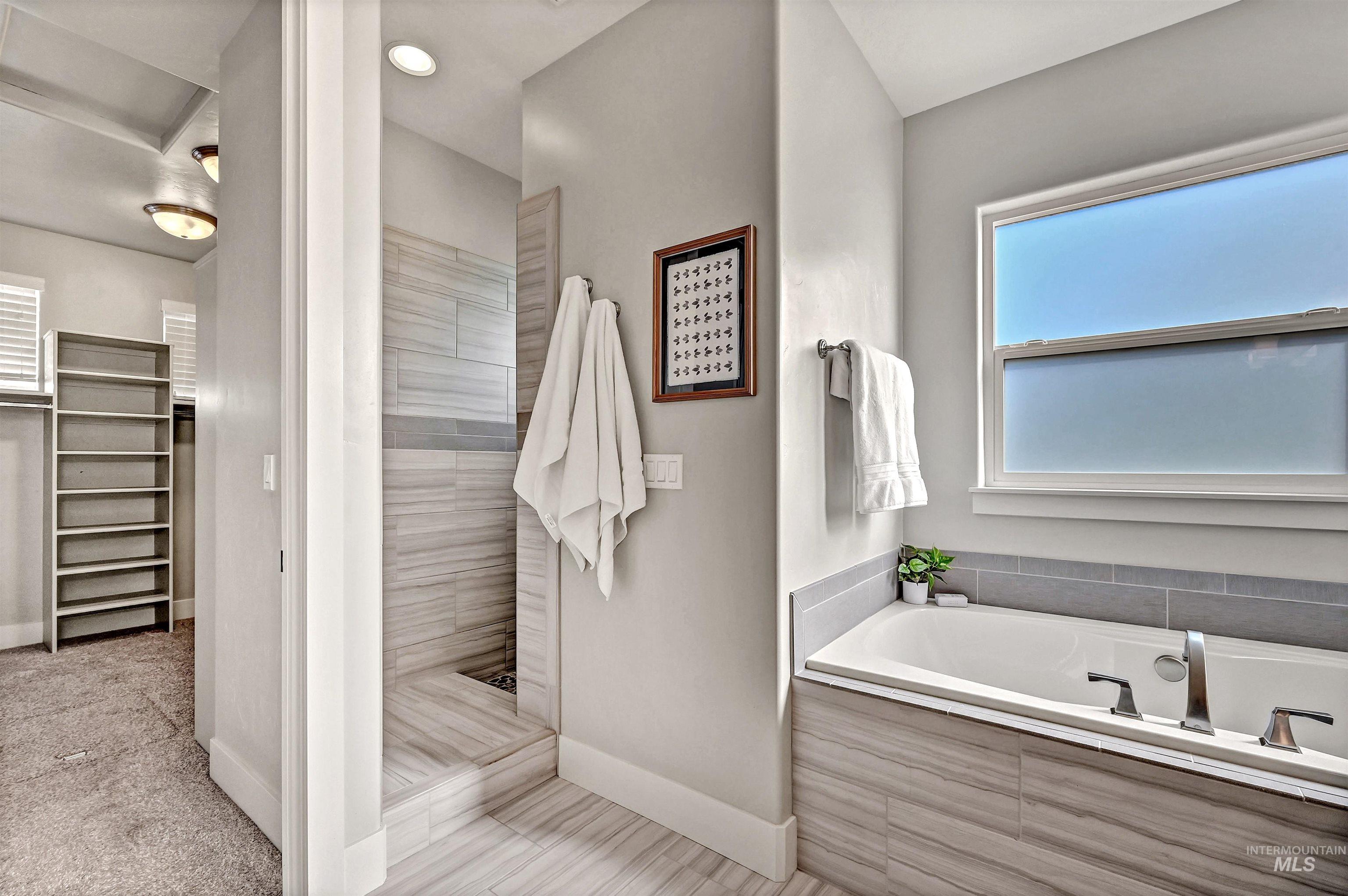 2115 E Lodge Trail Ct, Meridian, Idaho 83642, 4 Bedrooms, 2.5 Bathrooms, Residential For Sale, Price $1,176,000,MLS 98968895