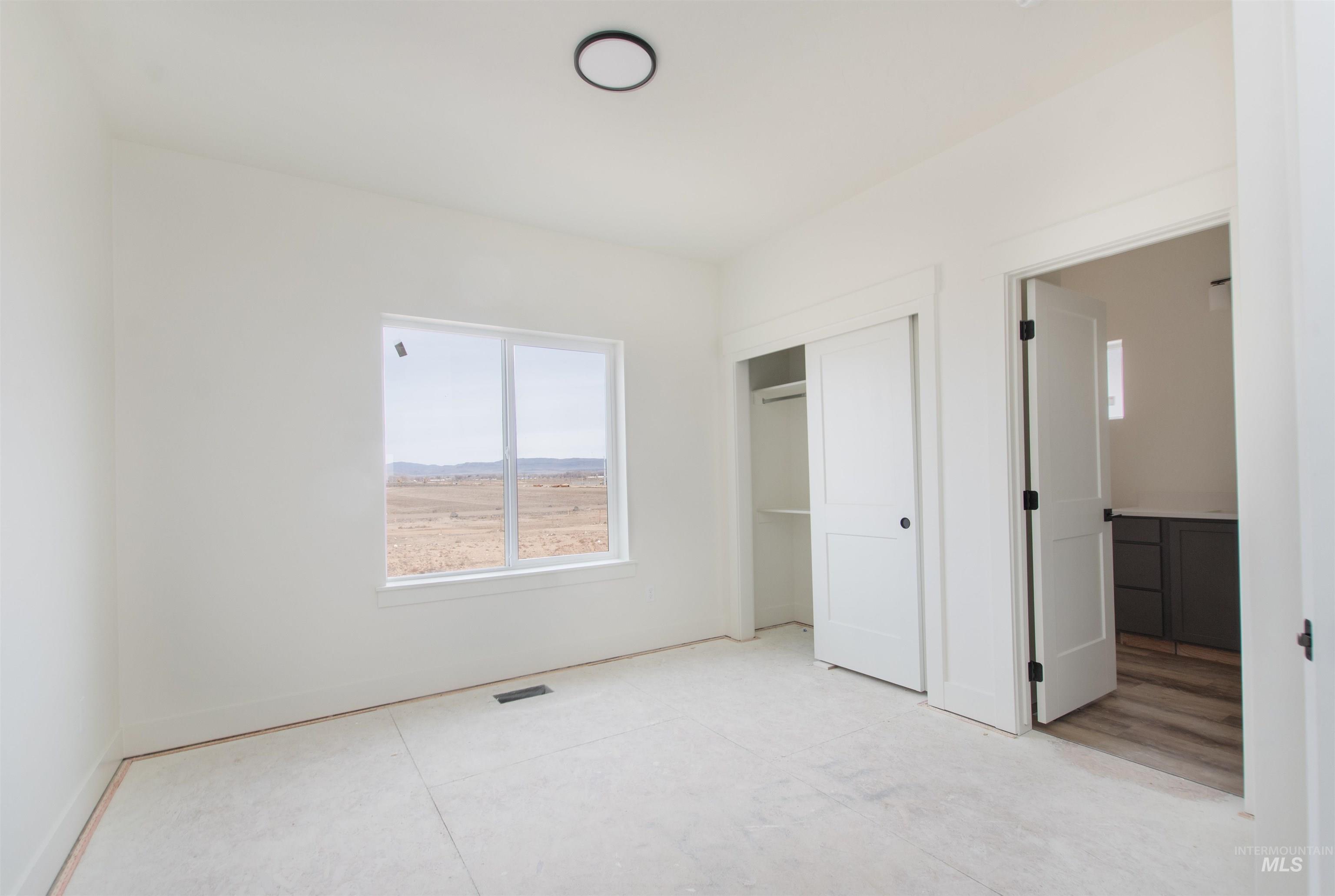 1970 NW Strahorn Dr., Mountain Home, Idaho 83647, 3 Bedrooms, 2.5 Bathrooms, Residential For Sale, Price $359,900,MLS 98968896