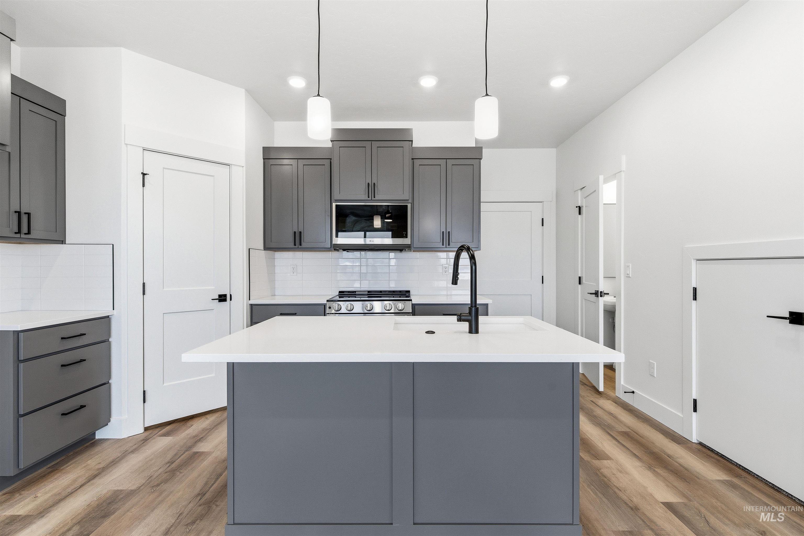 1970 NW Strahorn Dr., Mountain Home, Idaho 83647, 3 Bedrooms, 2.5 Bathrooms, Residential For Sale, Price $349,900,MLS 98968896