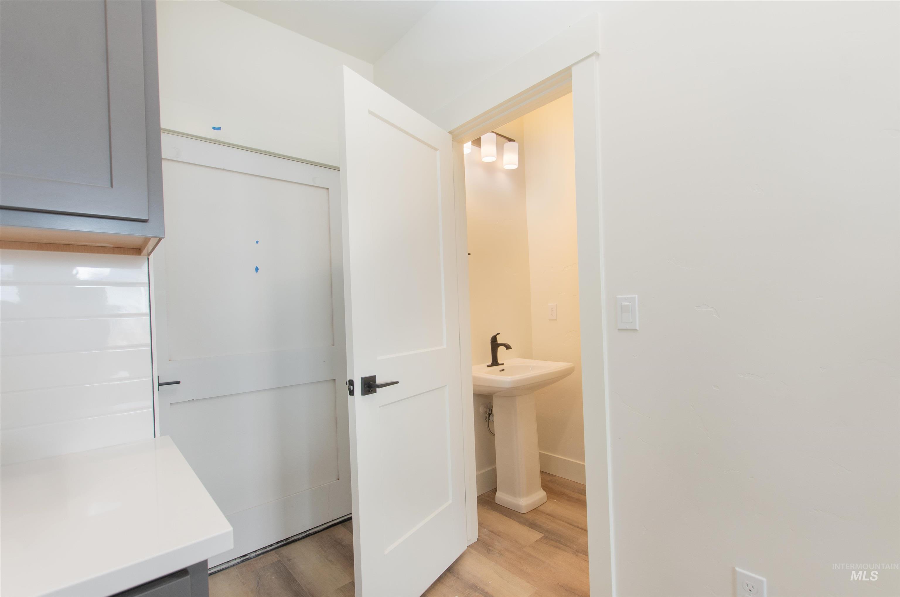 1970 NW Strahorn Dr., Mountain Home, Idaho 83647, 3 Bedrooms, 2.5 Bathrooms, Residential For Sale, Price $359,900,MLS 98968896