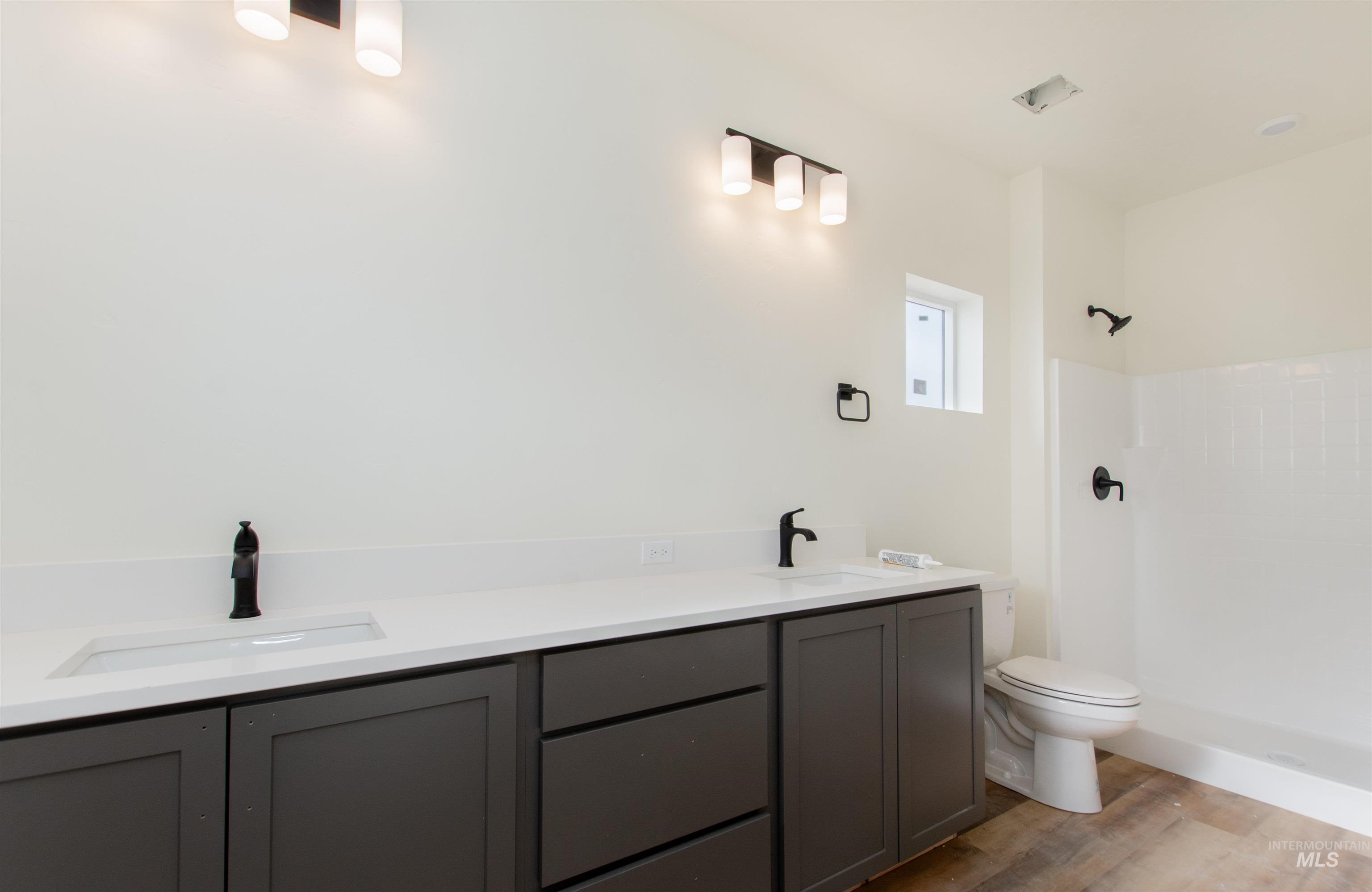 1970 NW Strahorn Dr., Mountain Home, Idaho 83647, 3 Bedrooms, 2.5 Bathrooms, Residential For Sale, Price $359,900,MLS 98968896