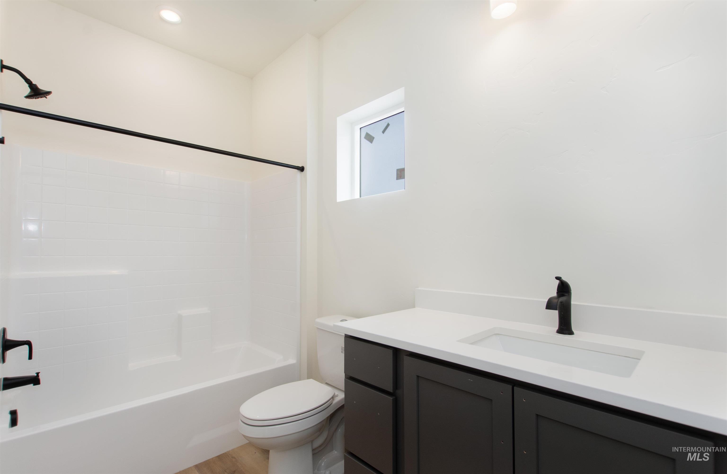 1970 NW Strahorn Dr., Mountain Home, Idaho 83647, 3 Bedrooms, 2.5 Bathrooms, Residential For Sale, Price $359,900,MLS 98968896