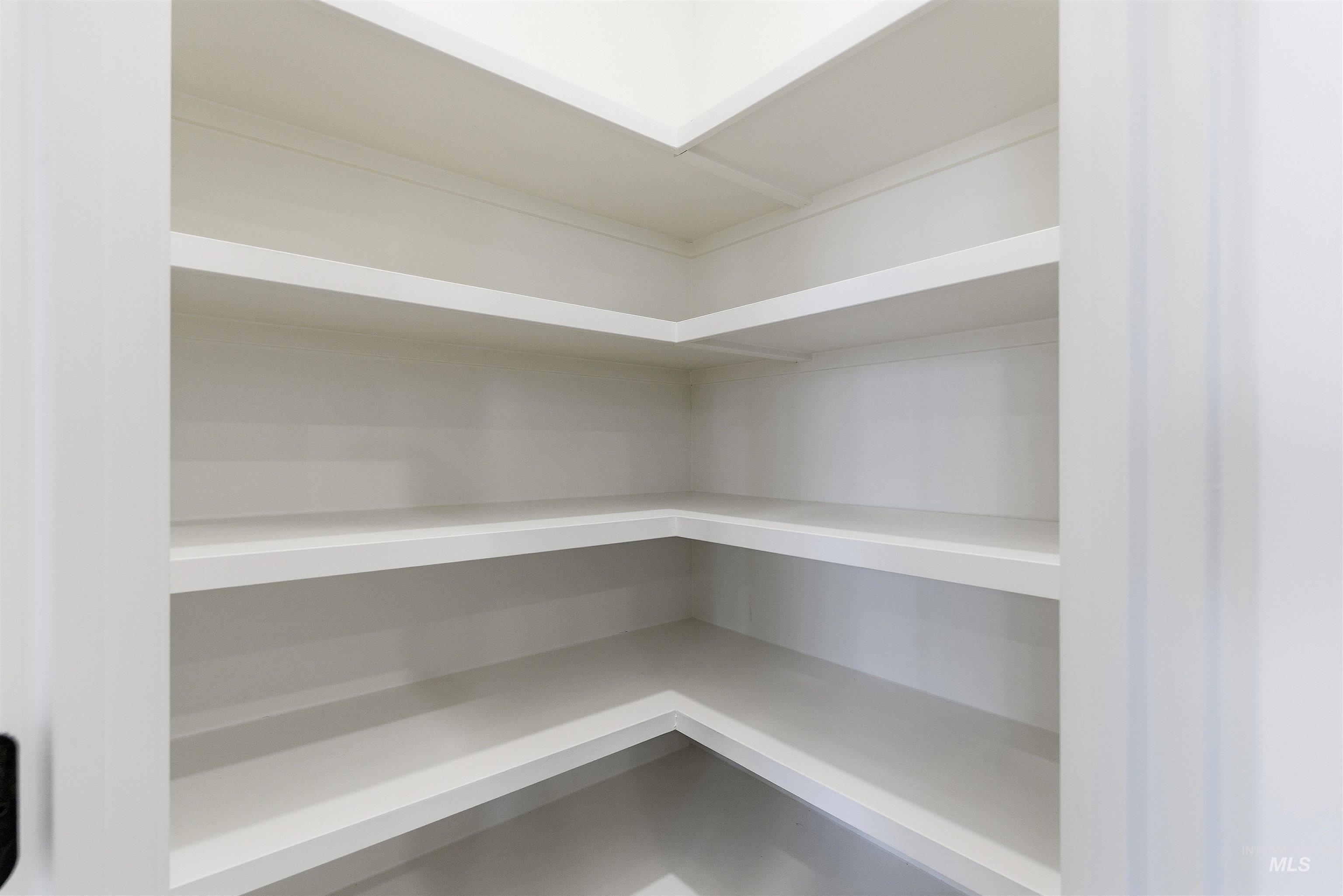 1970 NW Strahorn Dr., Mountain Home, Idaho 83647, 3 Bedrooms, 2.5 Bathrooms, Residential For Sale, Price $349,900,MLS 98968896