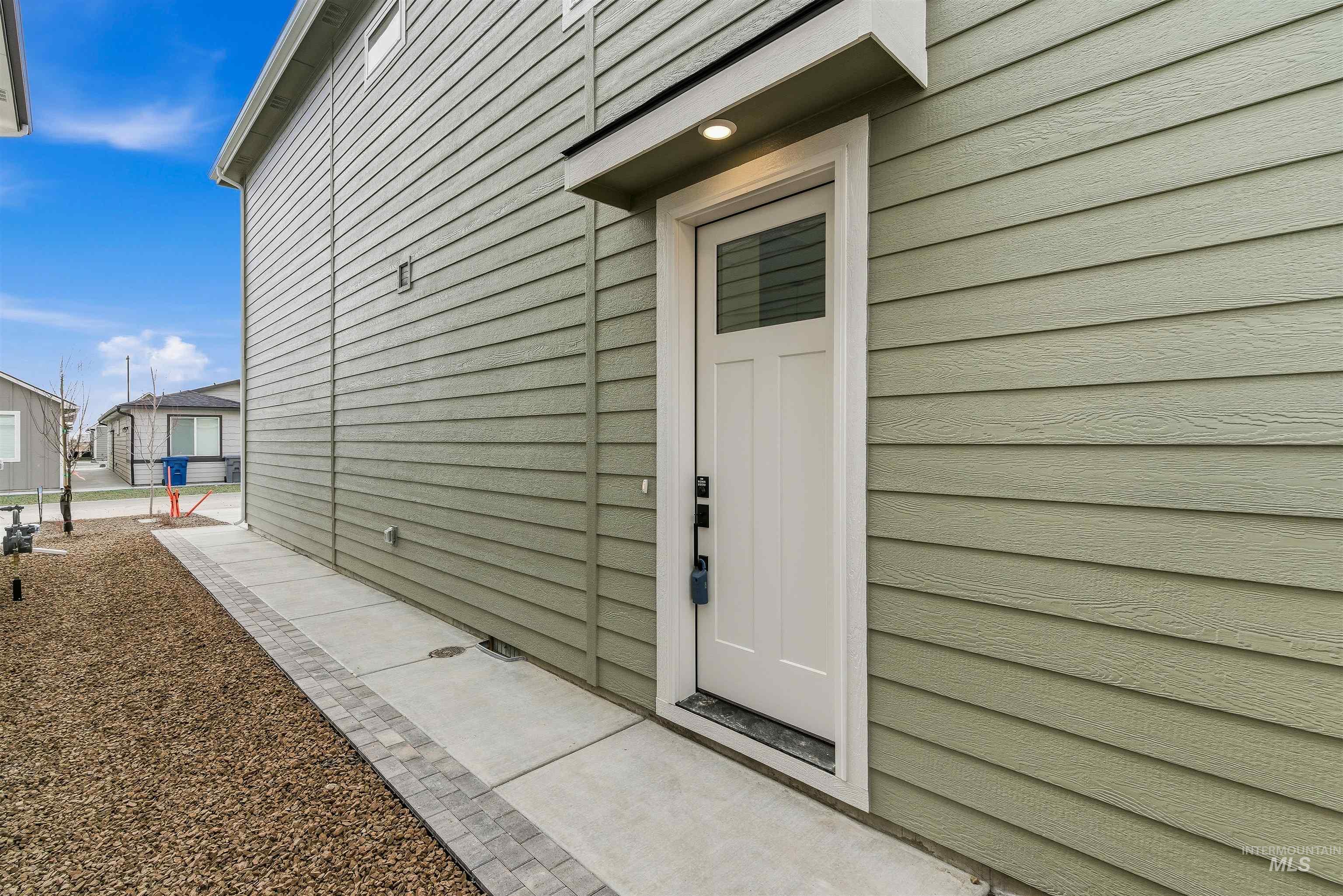 1970 NW Strahorn Dr., Mountain Home, Idaho 83647, 3 Bedrooms, 2.5 Bathrooms, Residential For Sale, Price $349,900,MLS 98968896