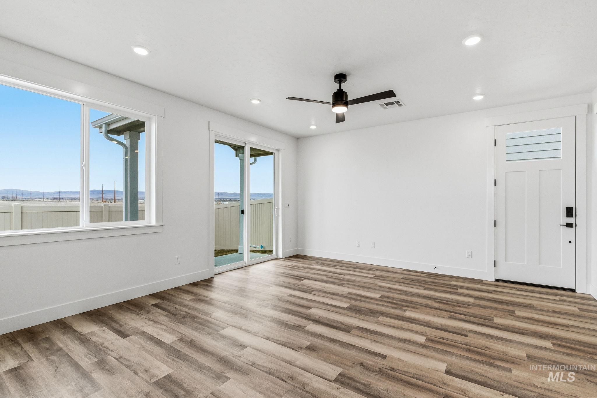 1970 NW Strahorn Dr., Mountain Home, Idaho 83647, 3 Bedrooms, 2.5 Bathrooms, Residential For Sale, Price $349,900,MLS 98968896