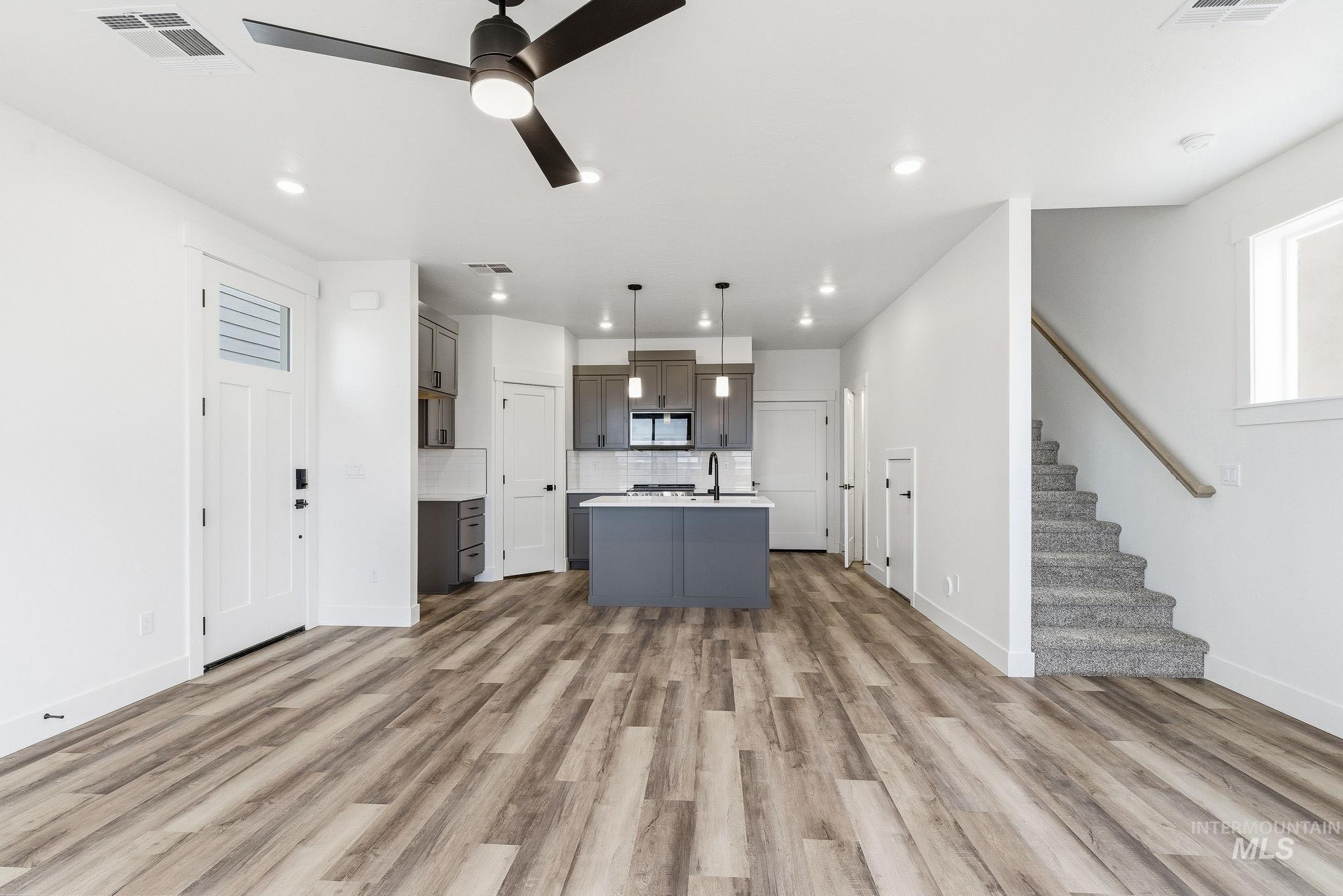 1970 NW Strahorn Dr., Mountain Home, Idaho 83647, 3 Bedrooms, 2.5 Bathrooms, Residential For Sale, Price $349,900,MLS 98968896