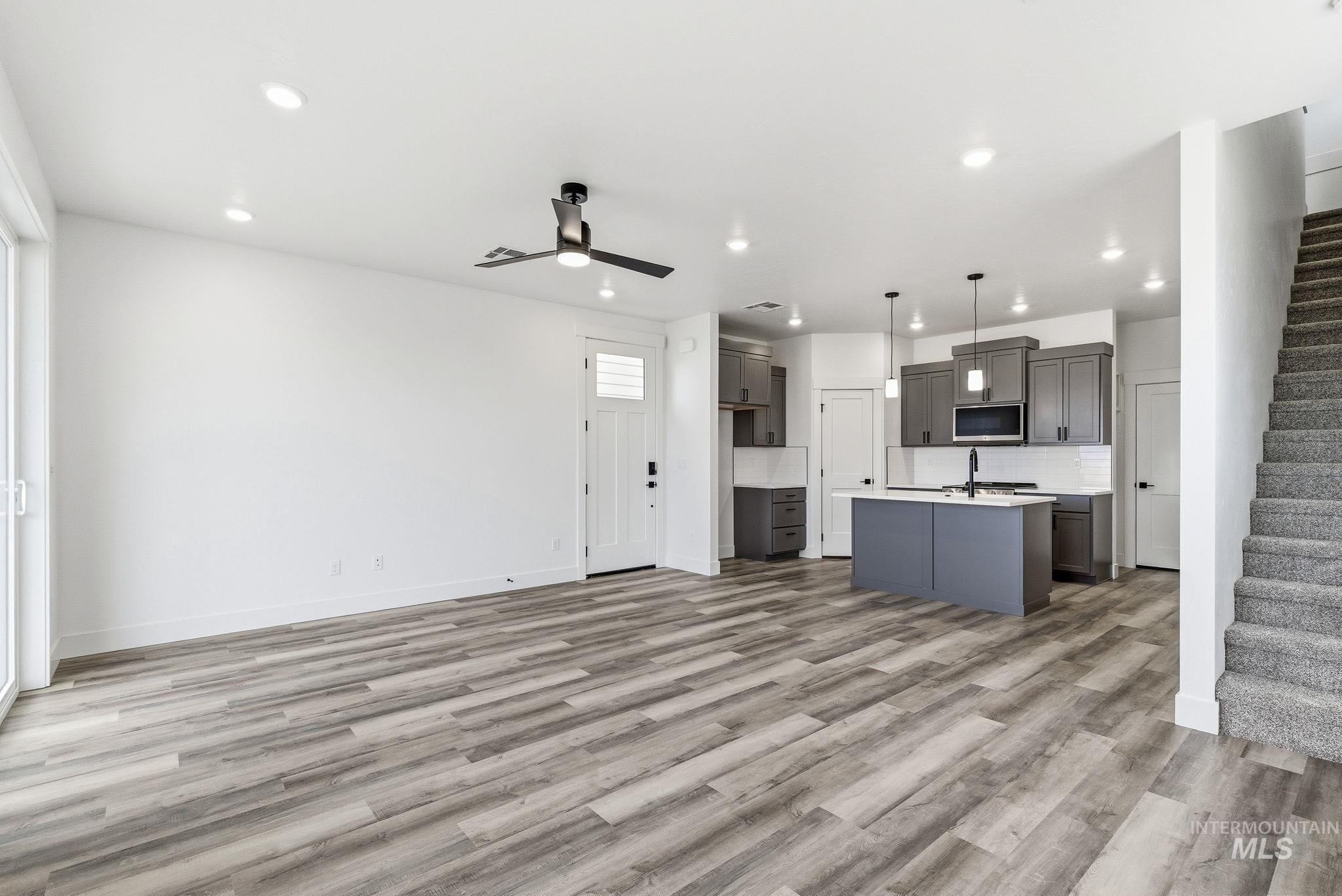 1970 NW Strahorn Dr., Mountain Home, Idaho 83647, 3 Bedrooms, 2.5 Bathrooms, Residential For Sale, Price $349,900,MLS 98968896