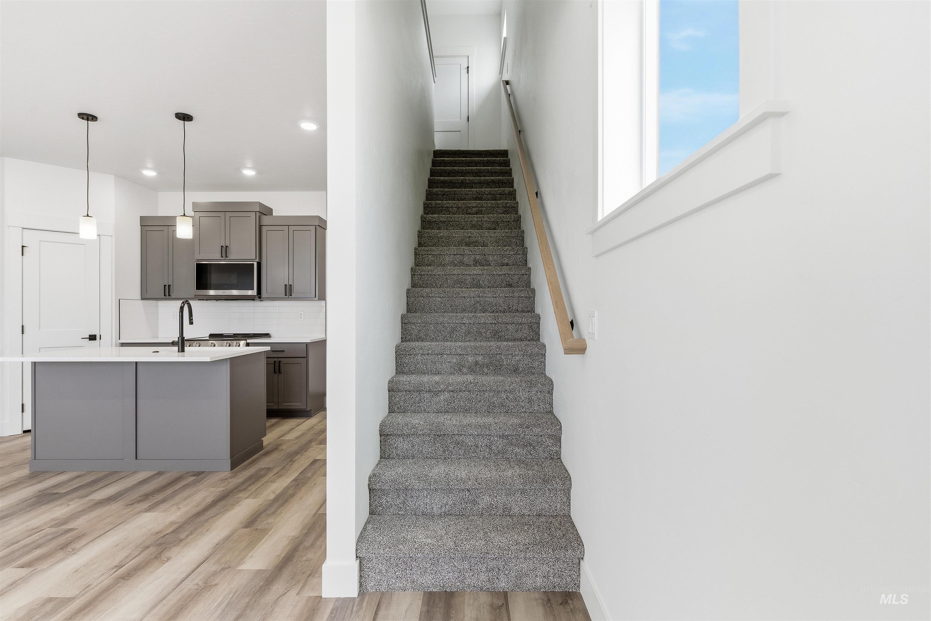 1970 NW Strahorn Dr., Mountain Home, Idaho 83647, 3 Bedrooms, 2.5 Bathrooms, Residential For Sale, Price $349,900,MLS 98968896