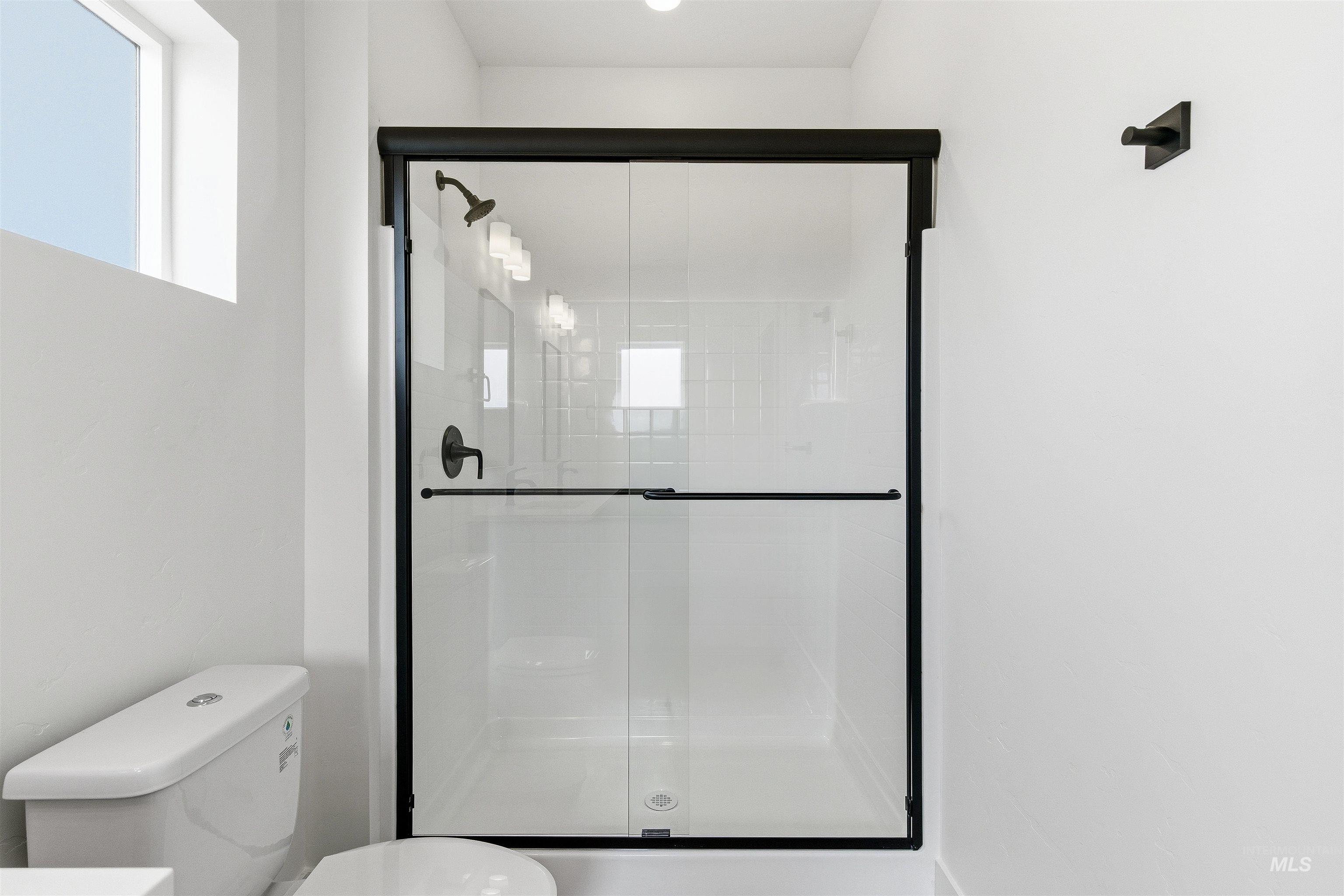 1970 NW Strahorn Dr., Mountain Home, Idaho 83647, 3 Bedrooms, 2.5 Bathrooms, Residential For Sale, Price $349,900,MLS 98968896